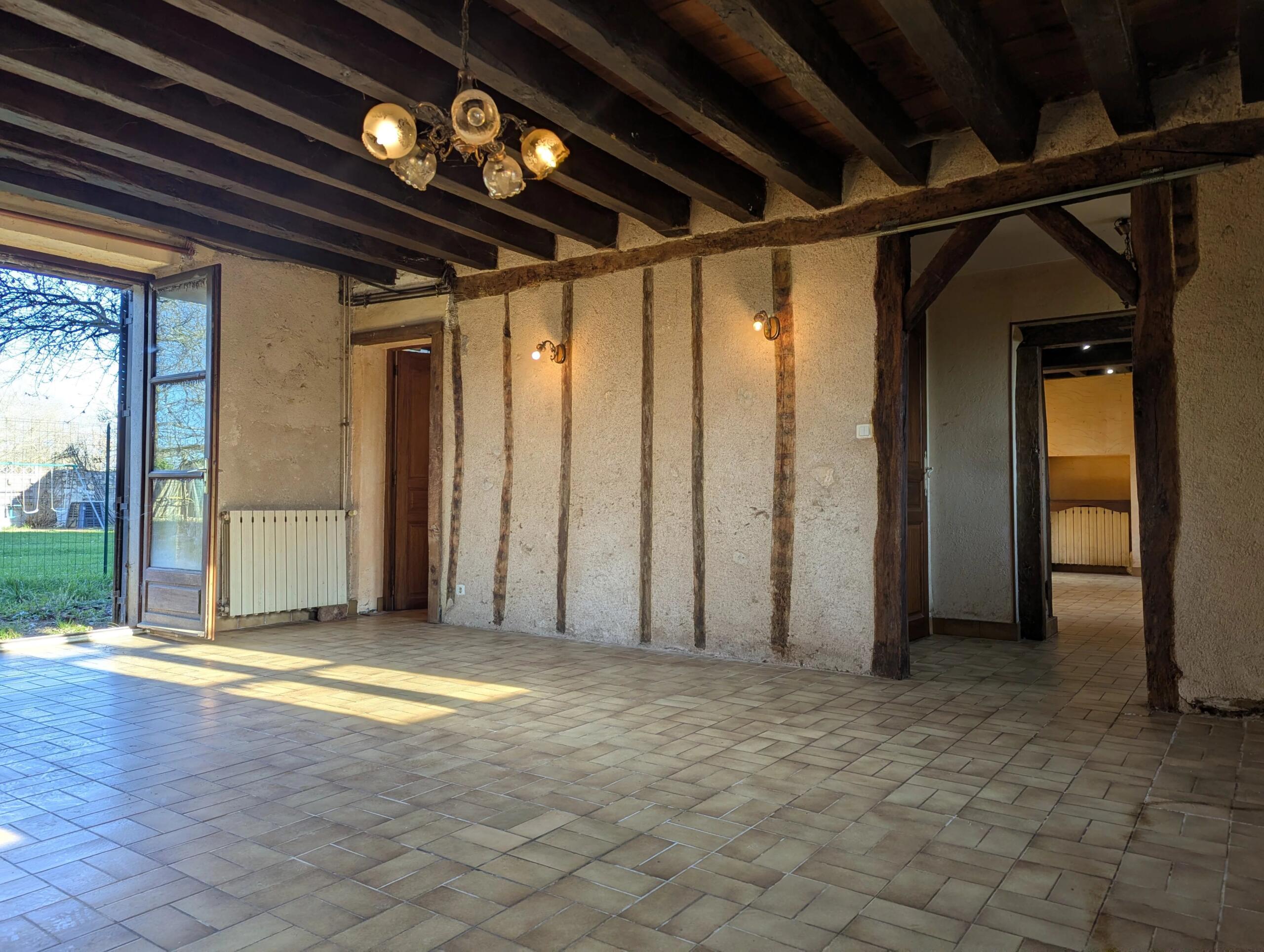 Characterful cottage, located in the heart of the Vienne, Poitou-Charentes – France – BVI84642