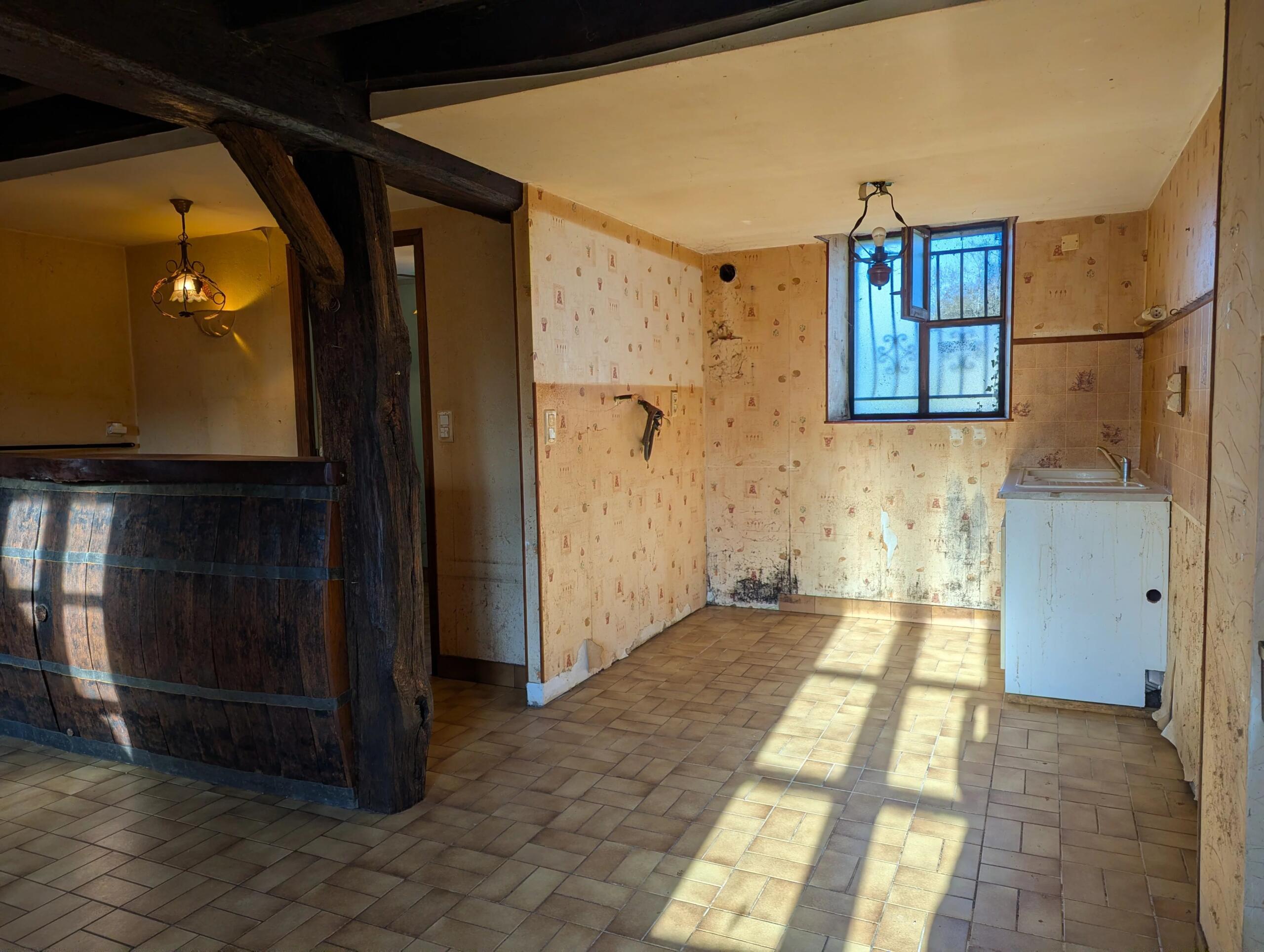 Characterful cottage, located in the heart of the Vienne, Poitou-Charentes – France – BVI84642