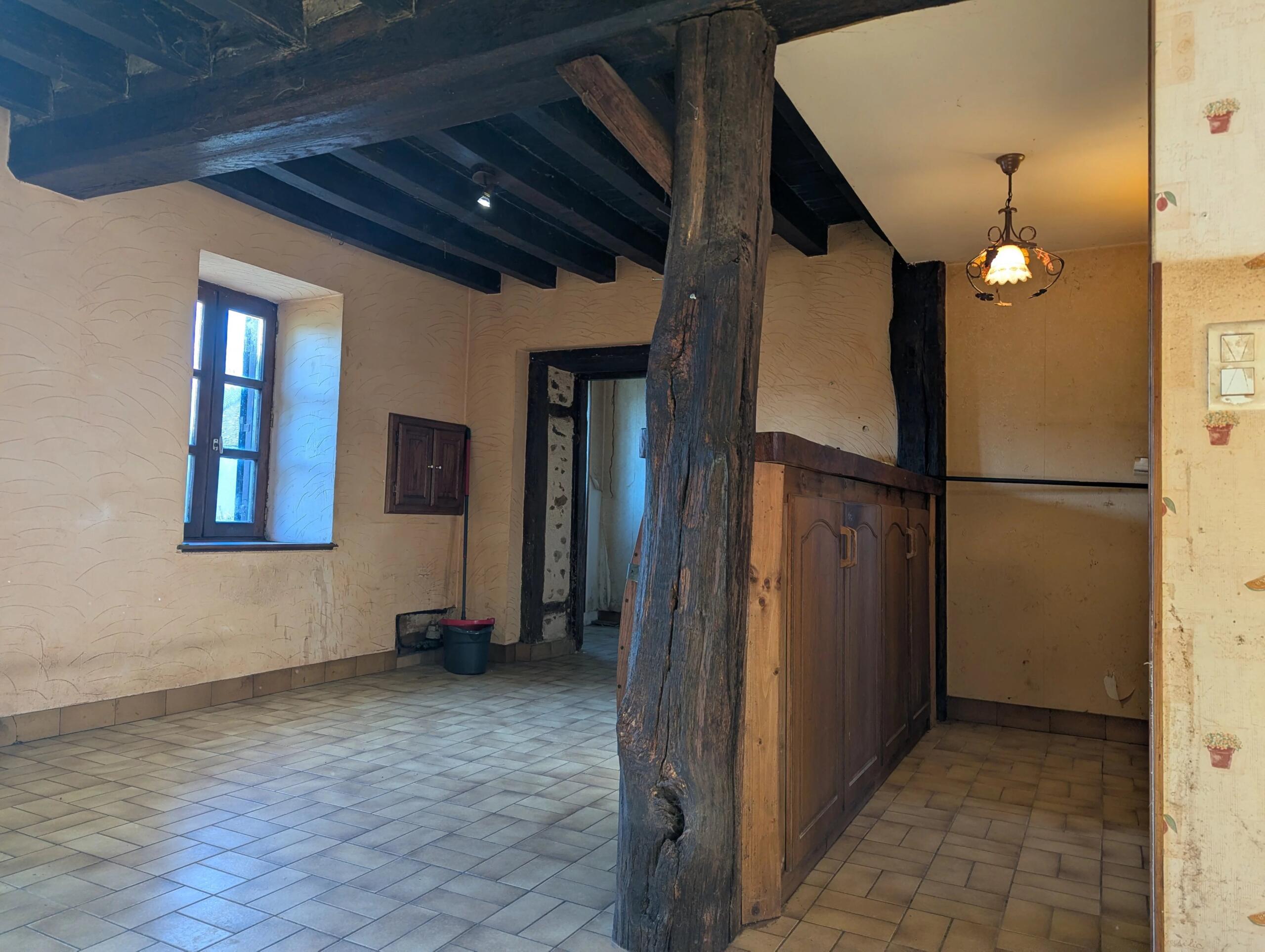 Characterful cottage, located in the heart of the Vienne, Poitou-Charentes – France – BVI84642