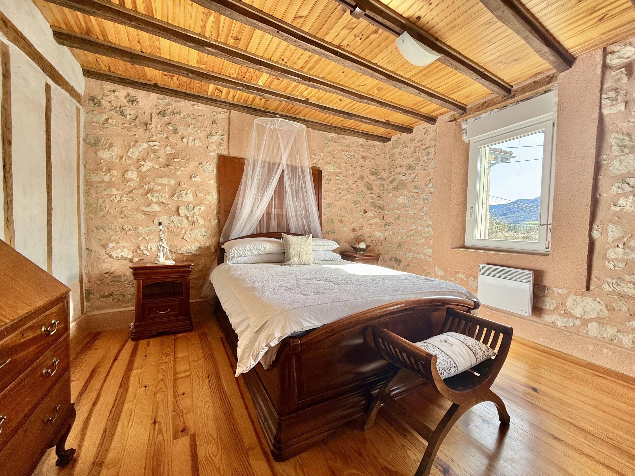 Character stone house with garden and barn – move-in ready, Languedoc-Roussillon – France – BVI82825