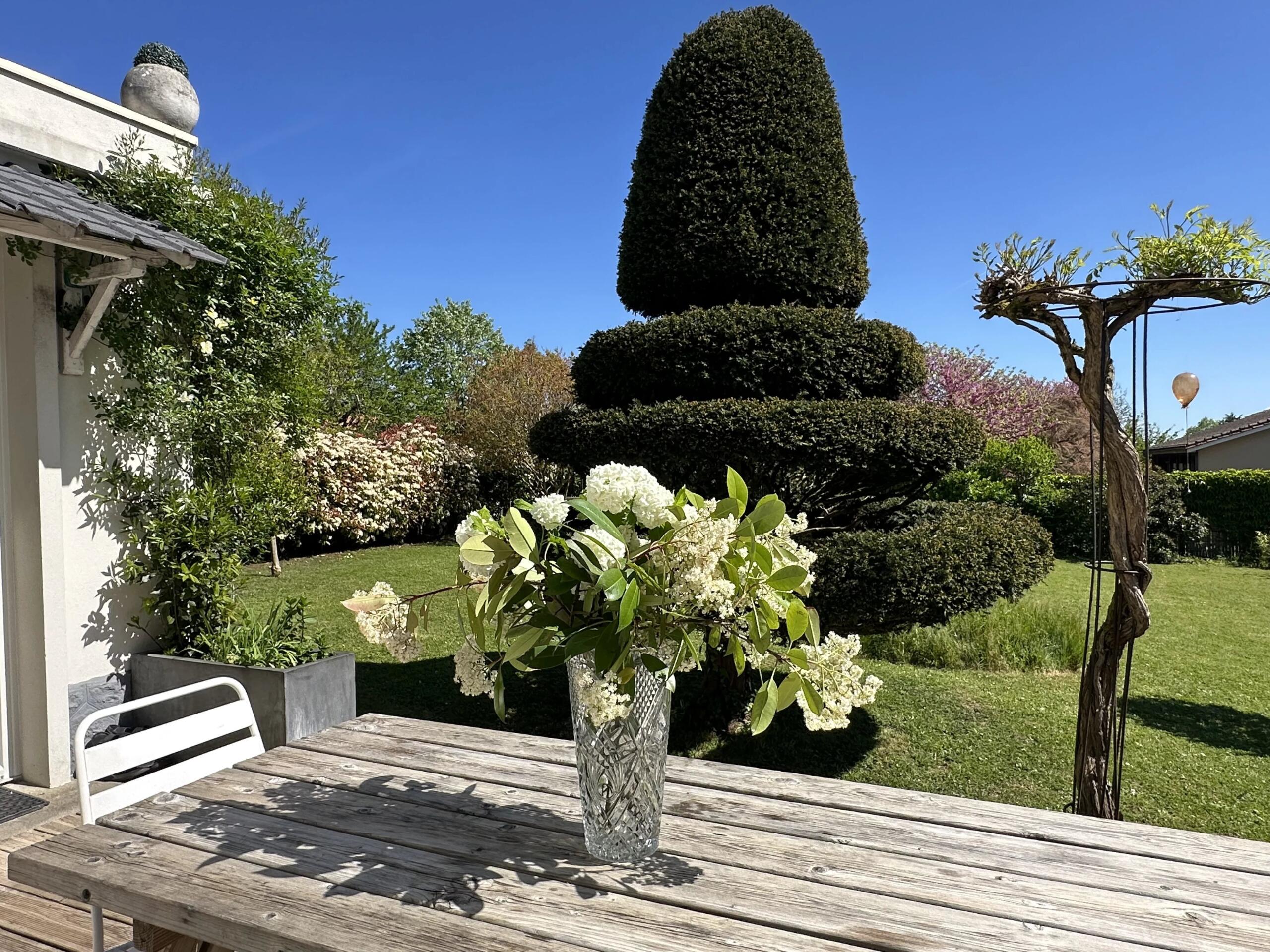 Beautifully renovated Charentaise house located in Saint-Saturnin, close to Angoulême, Poitou-Charentes – France – BVI85345