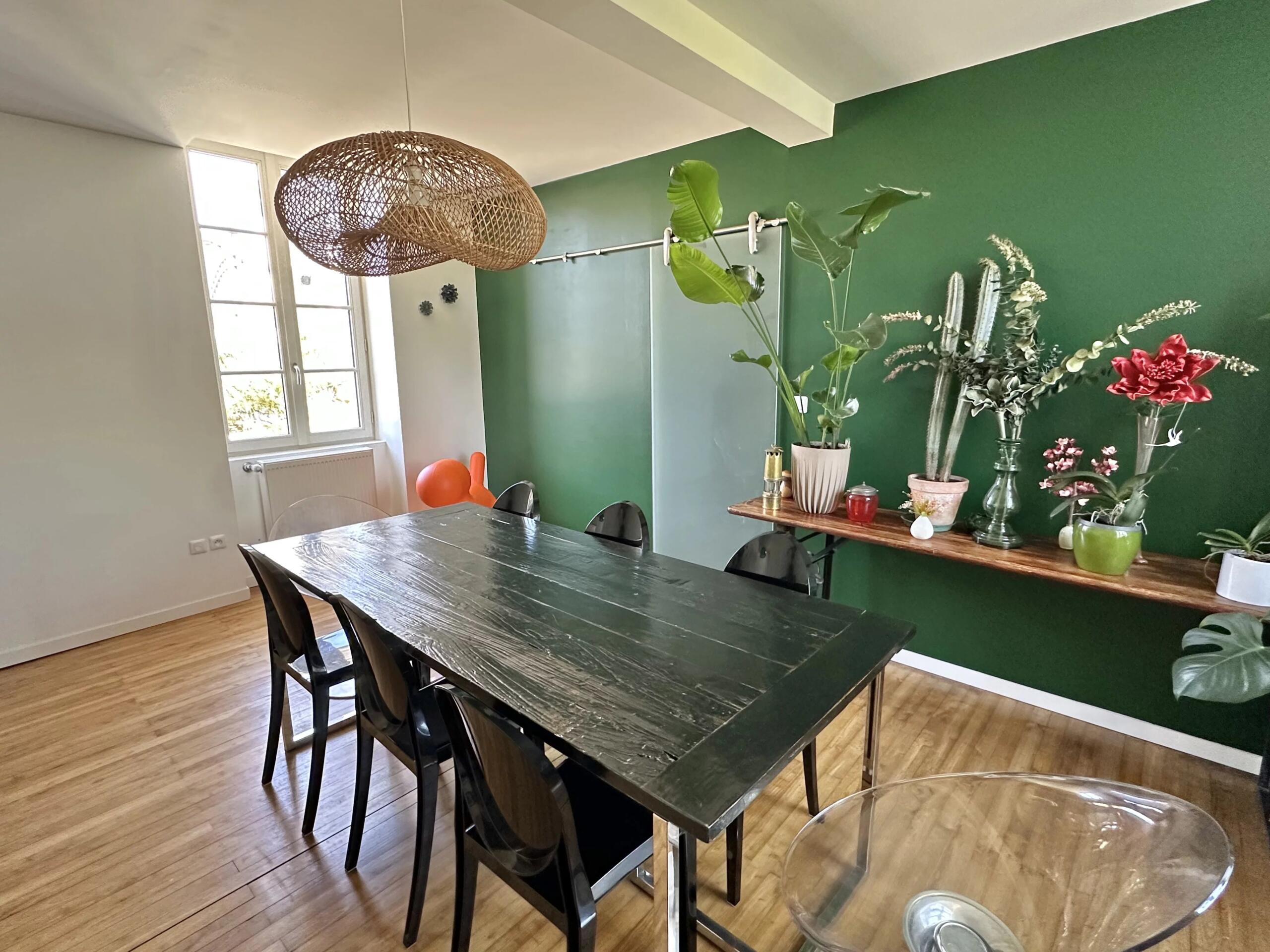 Beautifully renovated Charentaise house located in Saint-Saturnin, close to Angoulême, Poitou-Charentes – France – BVI85345