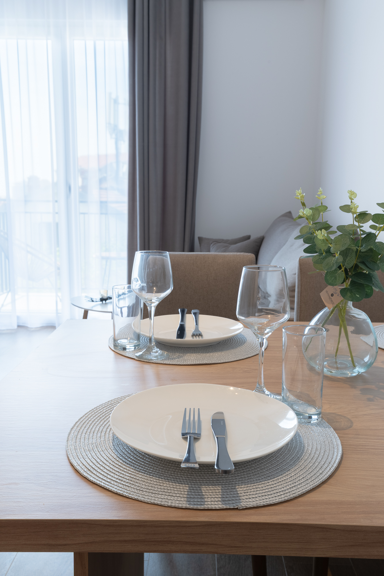 Sunny one-bedroom apartment of 42 m² in Budva, close to the sea.