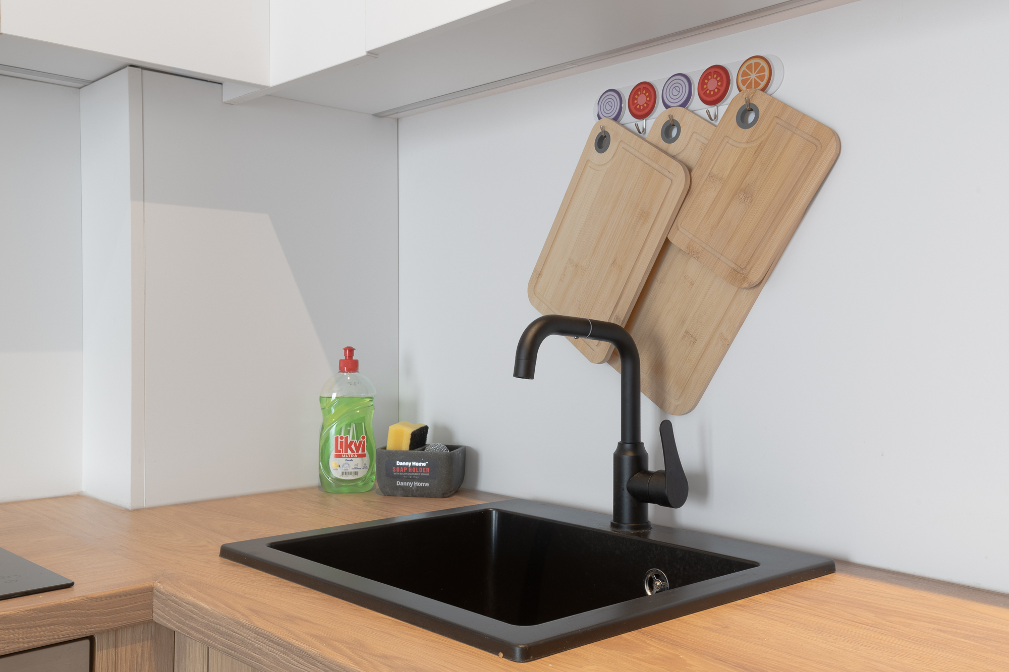 Sunny one-bedroom apartment of 42 m² in Budva, close to the sea.