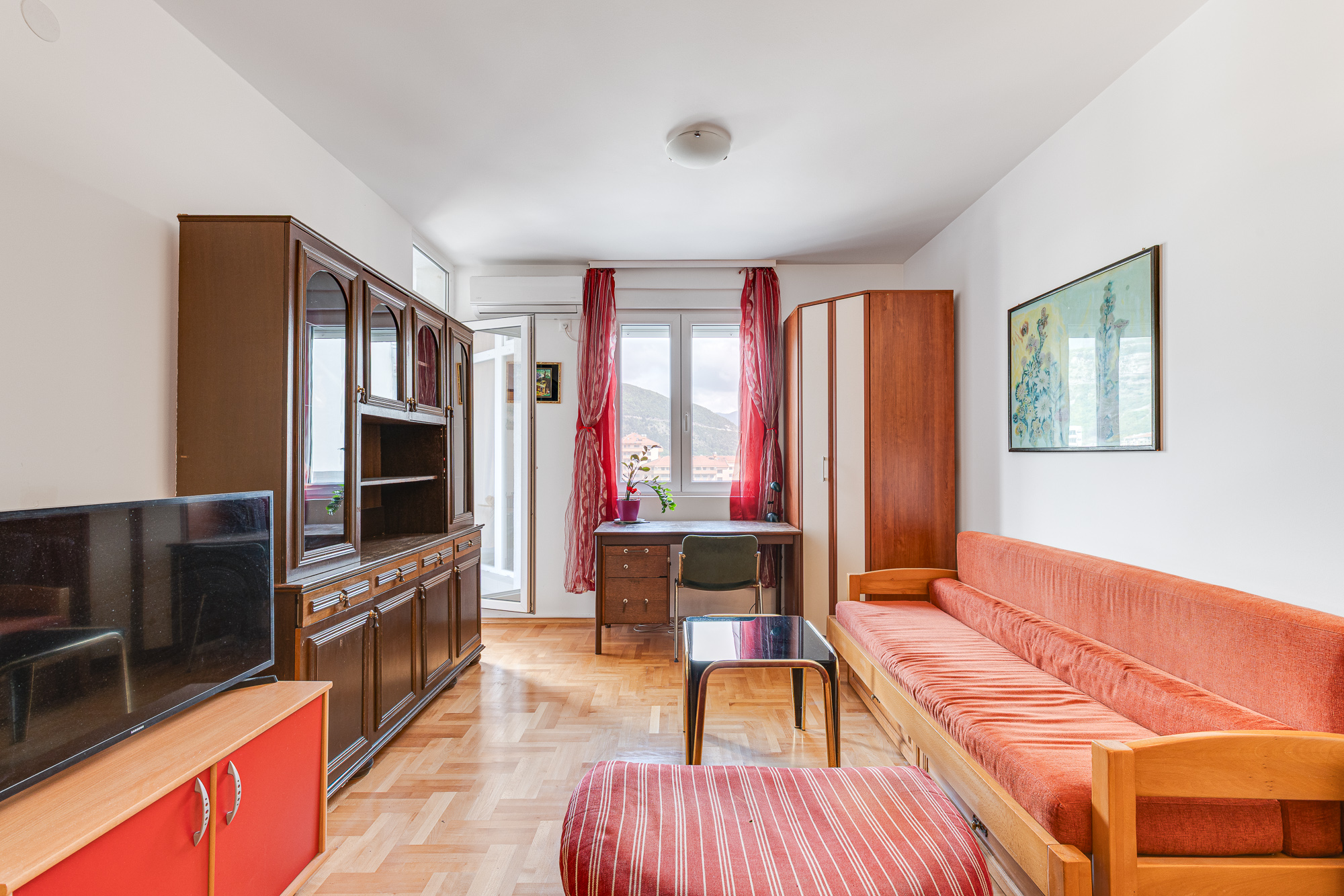 47 m² | 2-Room Apartment with 1 Bedroom and Balcony for Sale