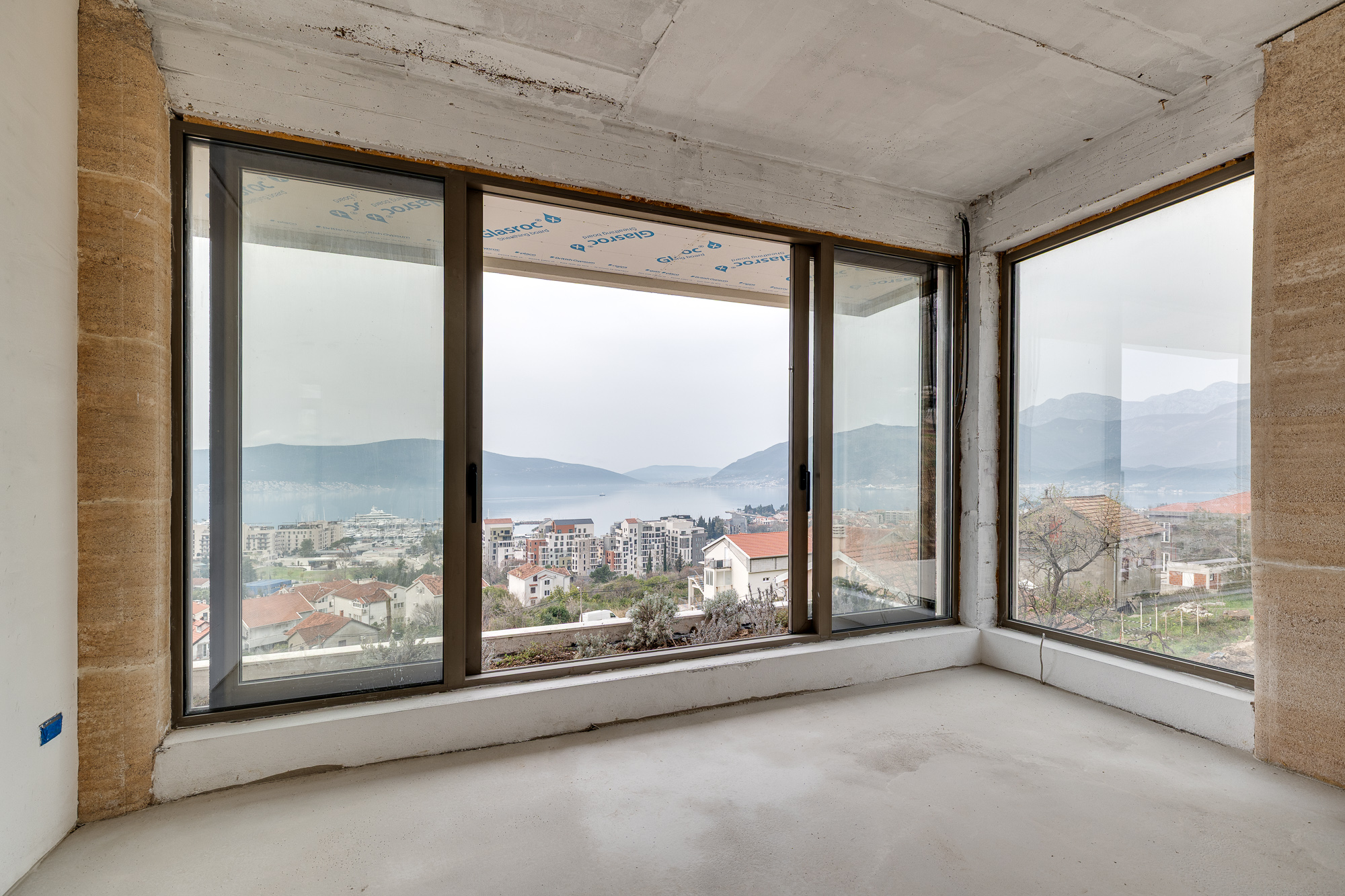 Luxury villa with panoramic views over Porto Montenegro