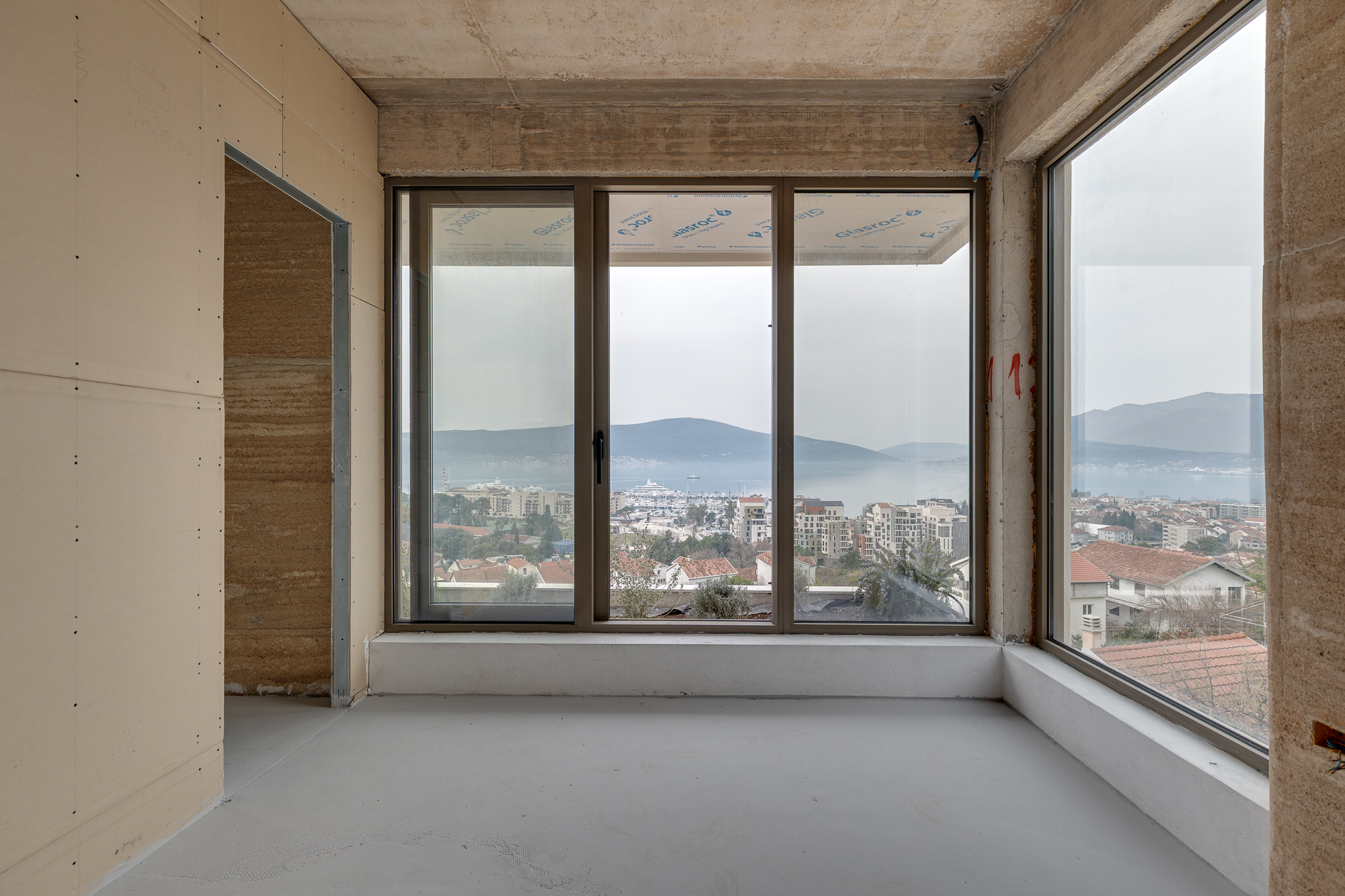 Luxury villa with panoramic views over Porto Montenegro