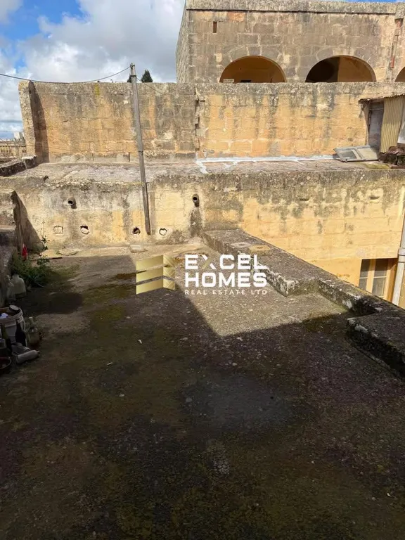 3 bedroom Character House in Qrendi, Malta – 67974
