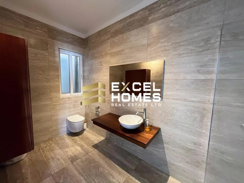 2 bedroom Penthouse in Zurrieq, Malta – 67970