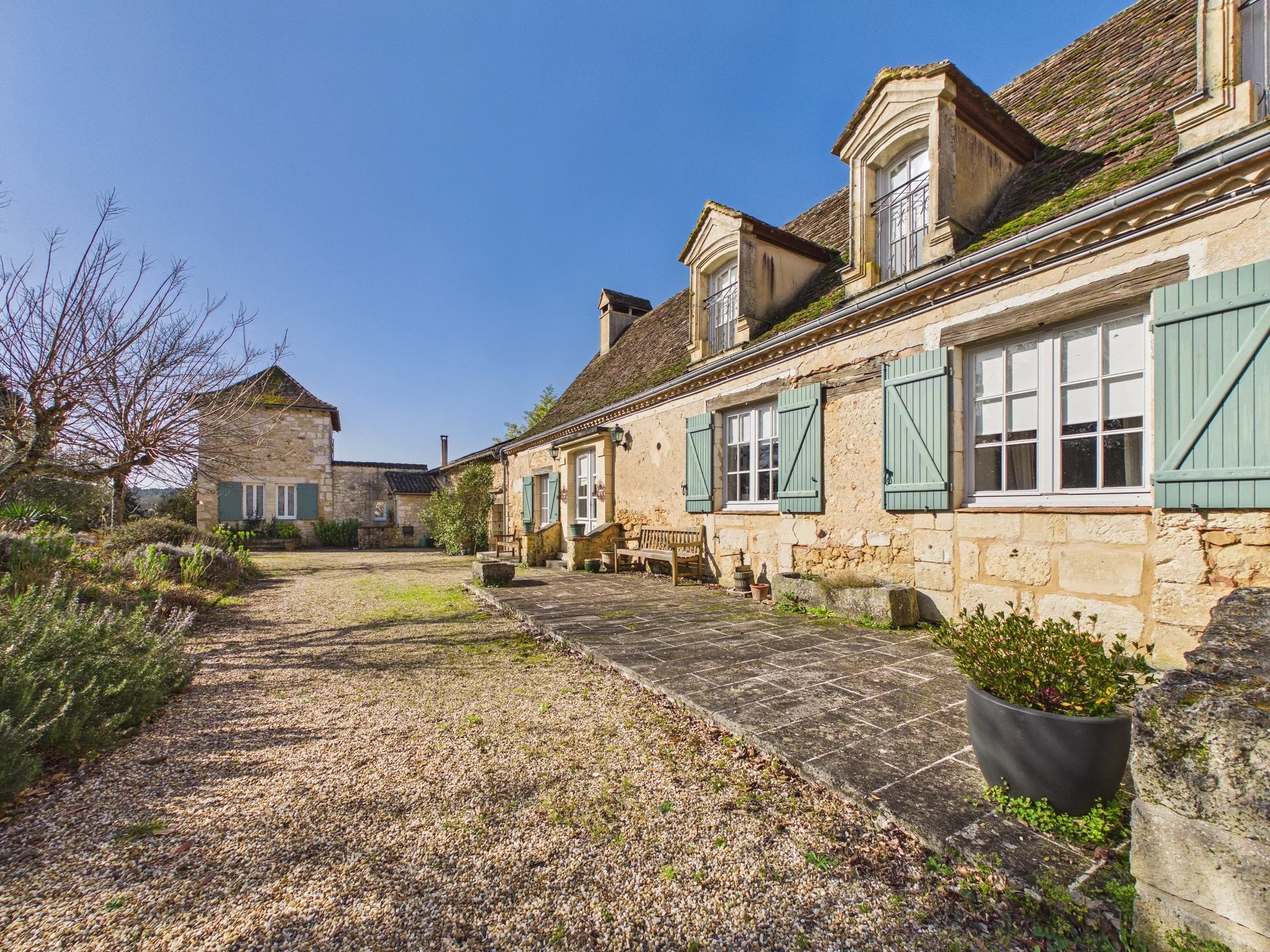 Historical Manoir with Guest House, Pigeonnier and Pools, Aquitaine – France – BVI83067