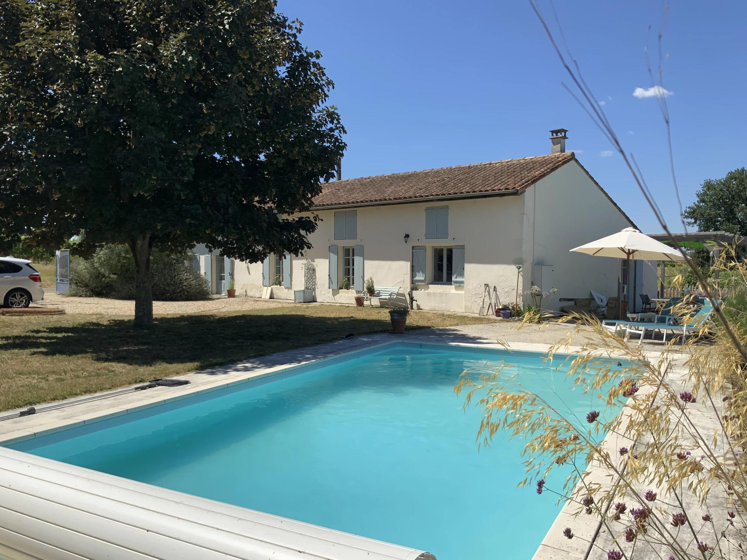 Spacious 4 bed 4 bath Charentaise with Pool Close to Village, Poitou-Charentes – France – BVI85369