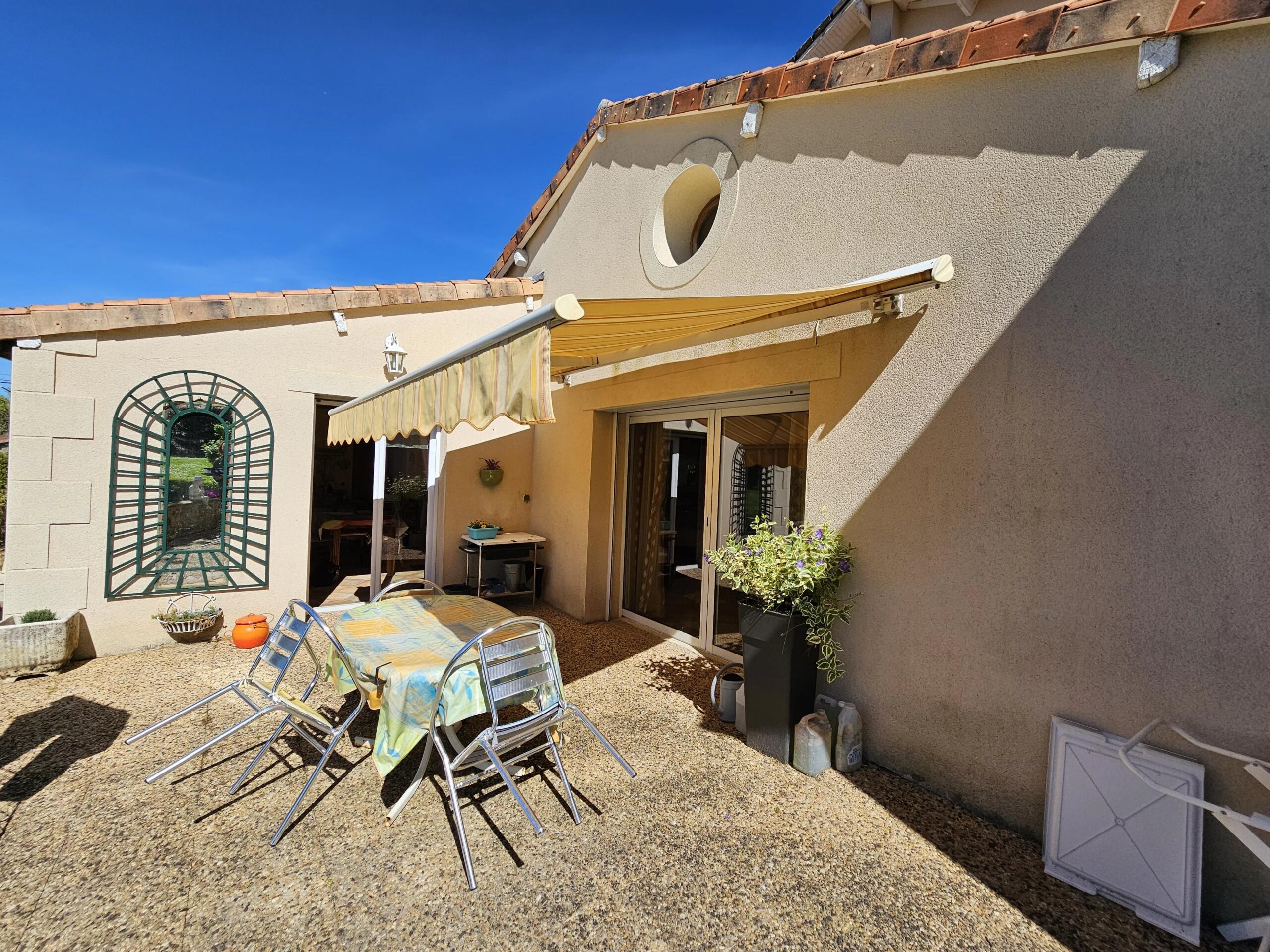 Charming 3-Bedroom Home with Guest Annexe, Cottage to Renovate & Exceptional Features, Poitou-Charentes – France – BVI85201