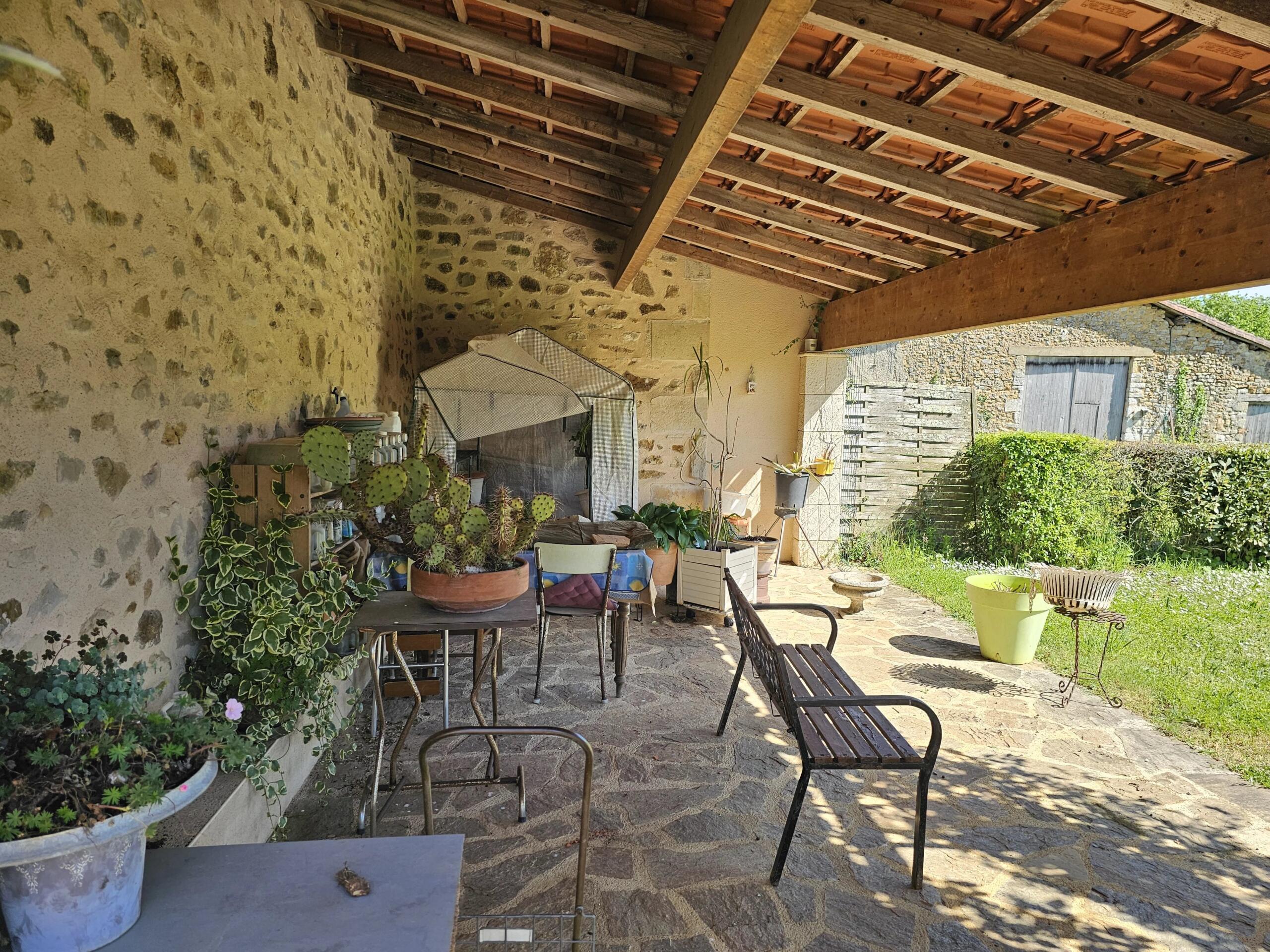 Charming 3-Bedroom Home with Guest Annexe, Cottage to Renovate & Exceptional Features, Poitou-Charentes – France – BVI85201