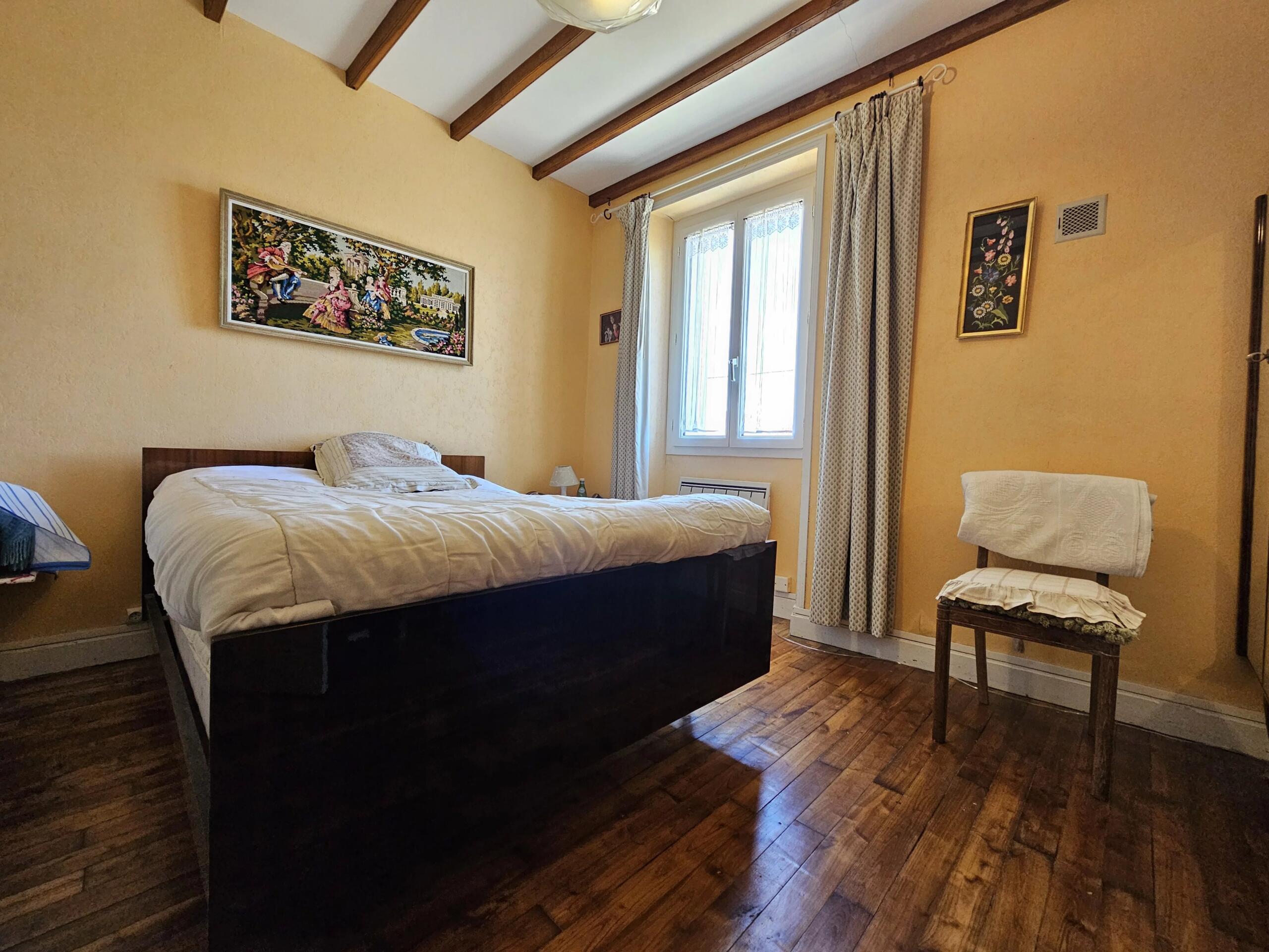 Charming 3-Bedroom Home with Guest Annexe, Cottage to Renovate & Exceptional Features, Poitou-Charentes – France – BVI85201