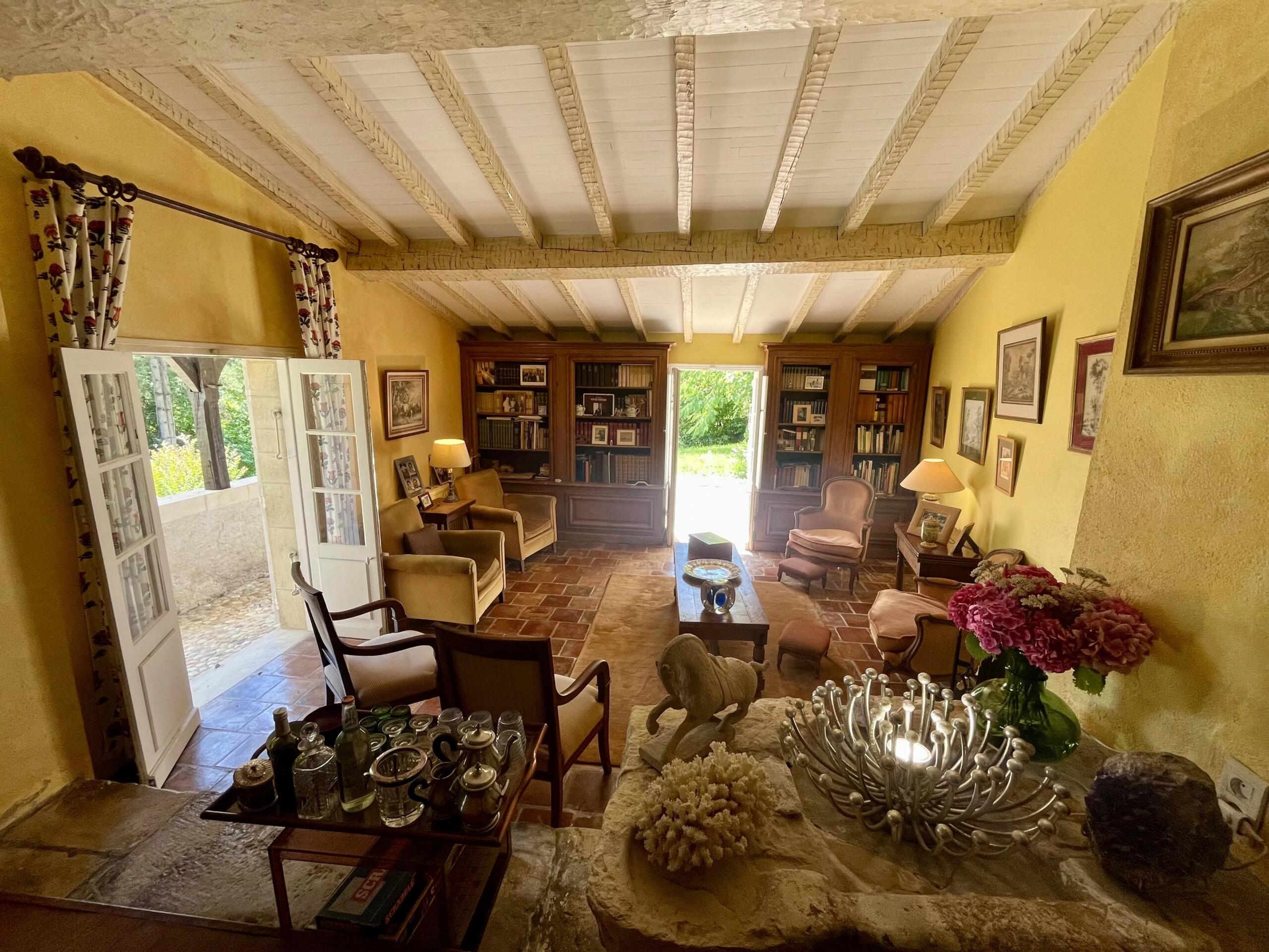 Beautiful property, with guest accommodation and forest views, to renovate, Aquitaine – France – BVI85218