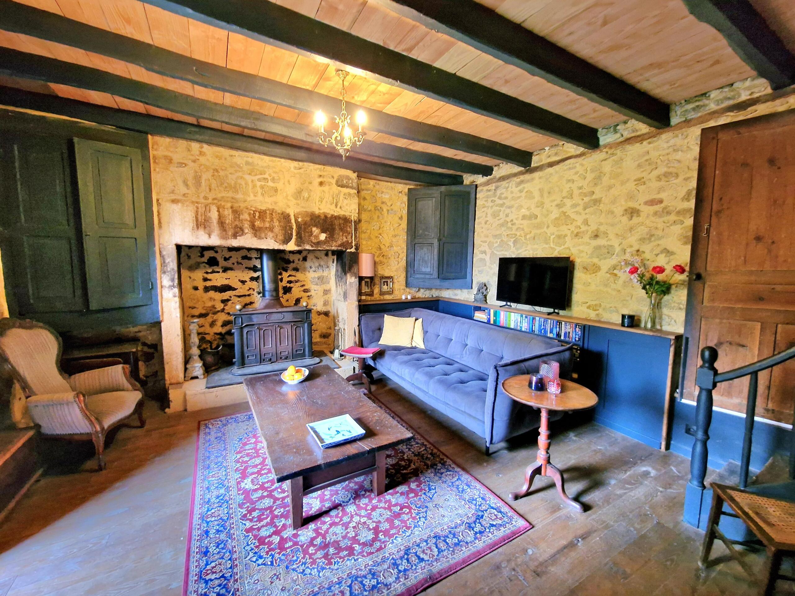 Traditional Stone House with outbuildings, land and VIEWS!, Aquitaine – France – BVI67627