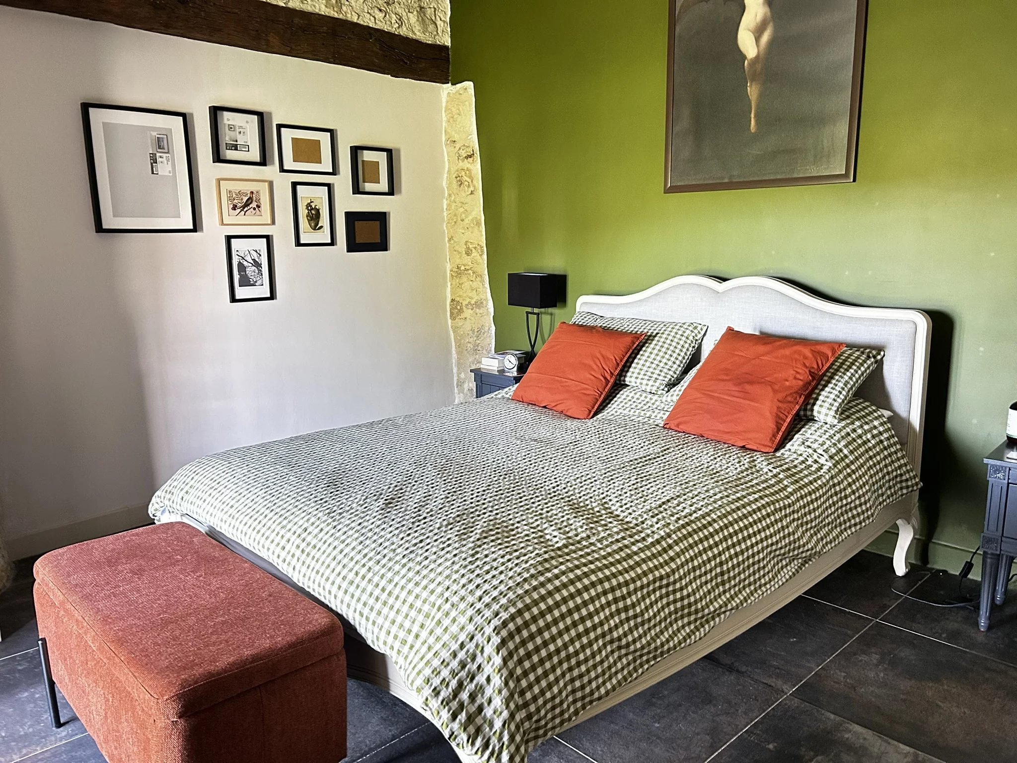 Beautifully presented 3 bed House, 2 Bed Guest House,  Pool, and Barn, Poitou-Charentes – France – BVI85381