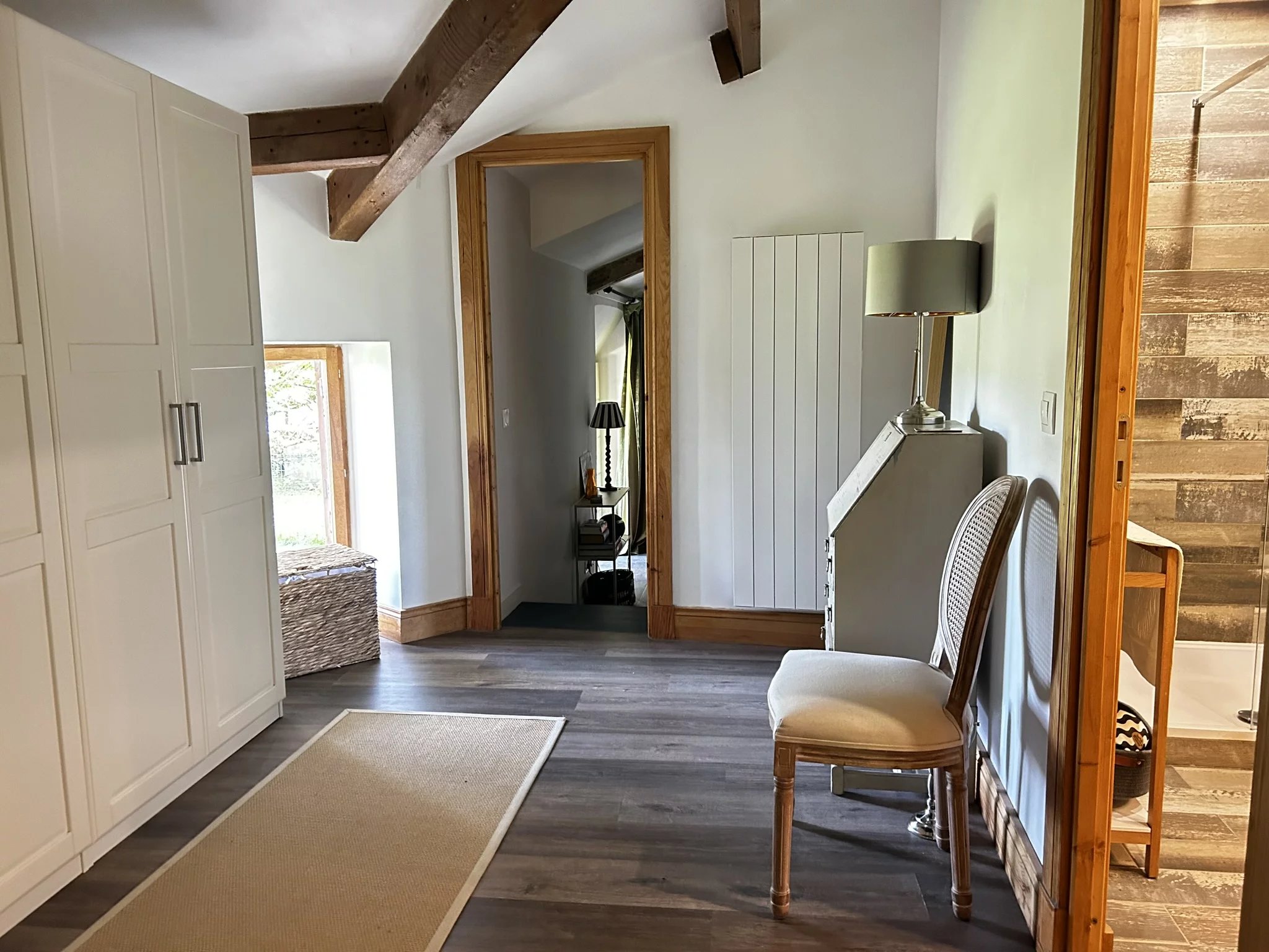 Beautifully presented 3 bed House, 2 Bed Guest House,  Pool, and Barn, Poitou-Charentes – France – BVI85381