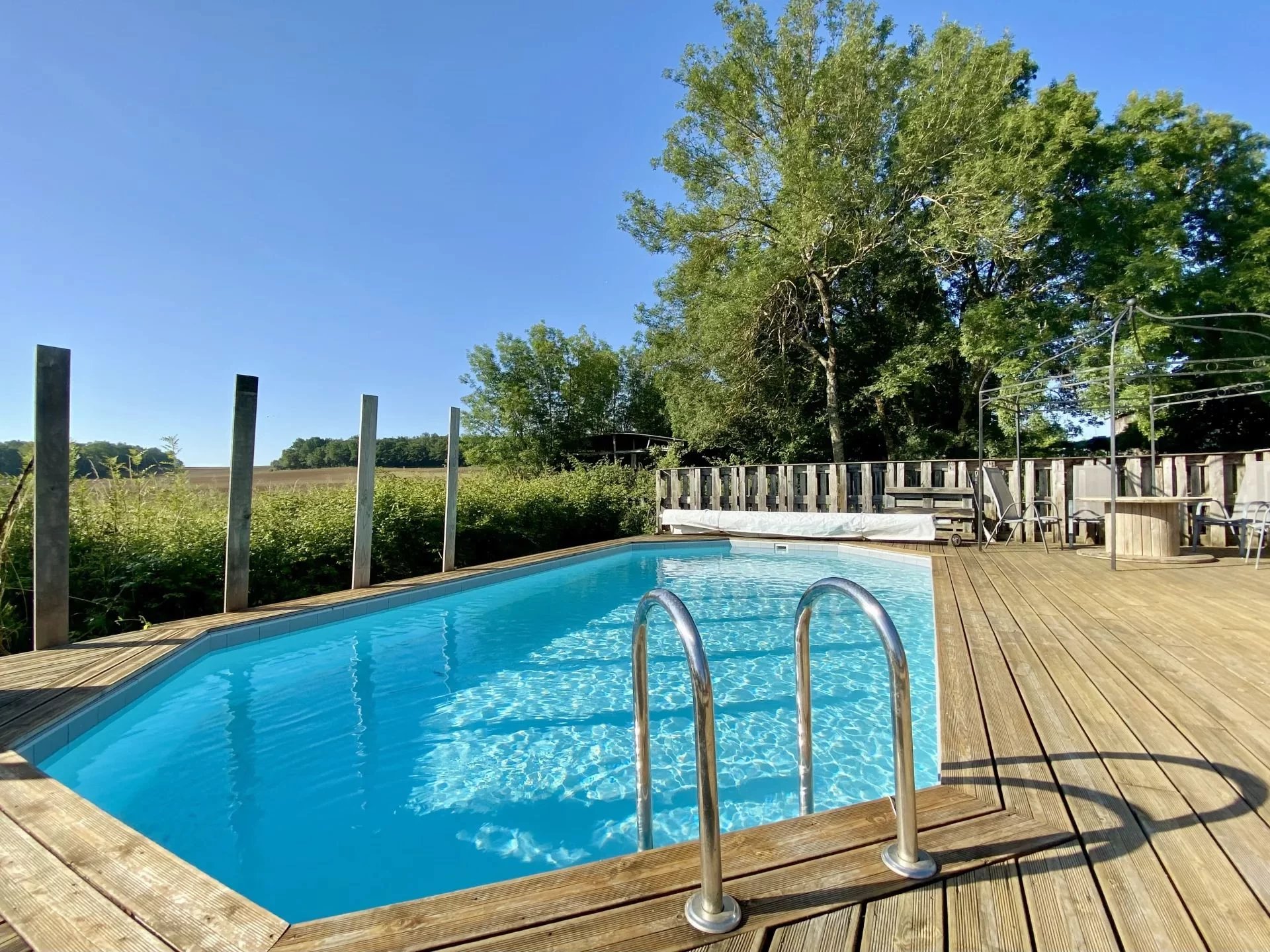 Magnificent property with 2 houses, pool, outbuildings and stunning views, Aquitaine – France – BVI75992