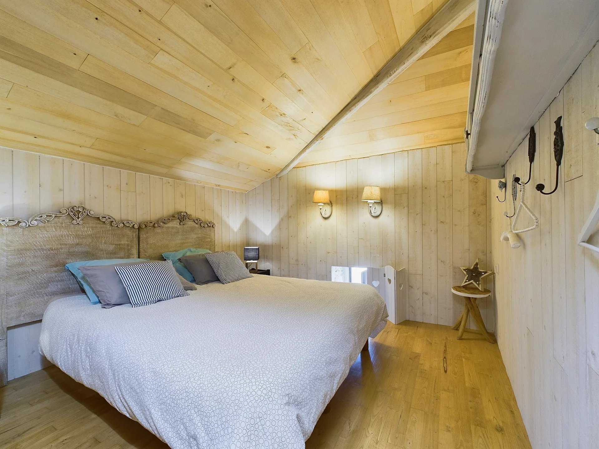 Magnificent property with 2 houses, pool, outbuildings and stunning views, Aquitaine – France – BVI75992