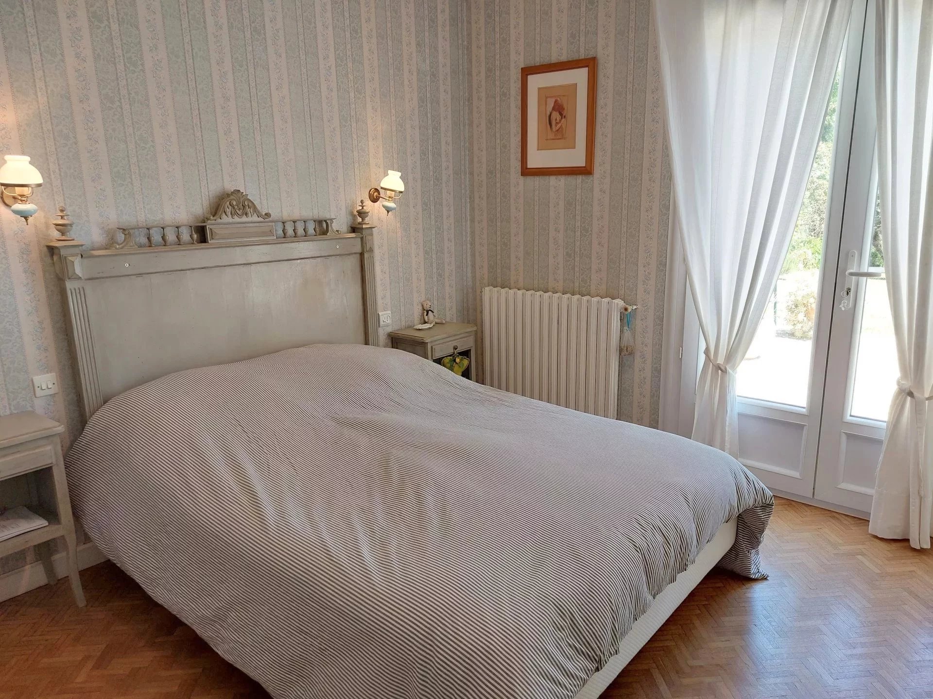 3 bed house plus 2 independent guest accommodations, Poitou-Charentes – France – BVI85419