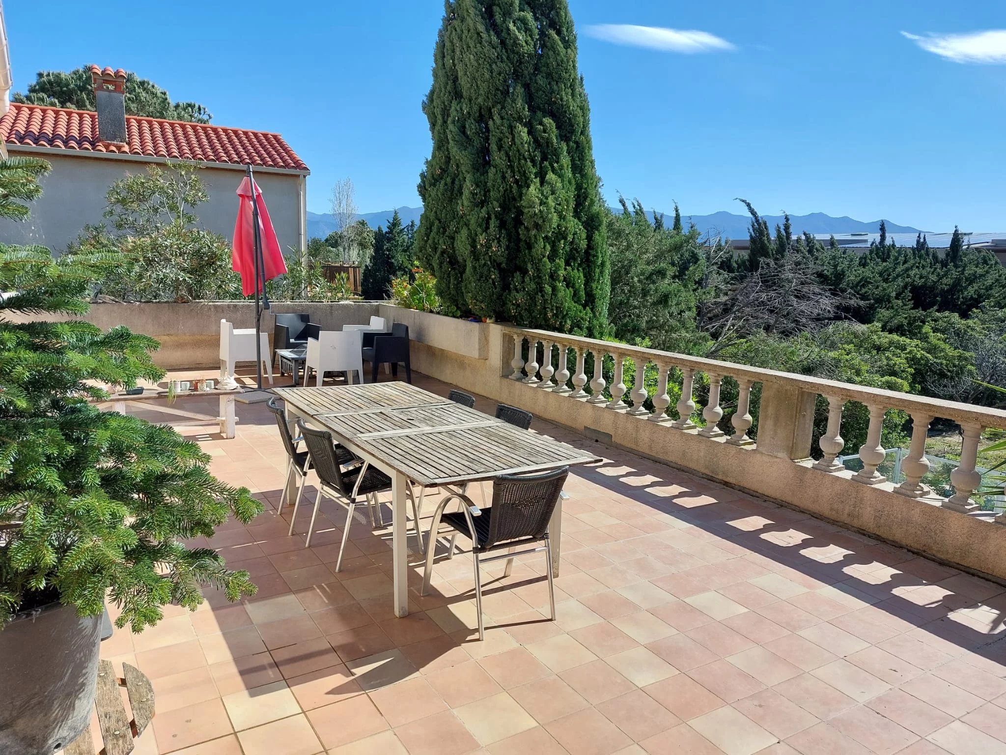 Villa 212 sqm, 5 bedrooms + 175 sqm annex, swimming pool, mountain views – Villeneuve-de-la-Raho, Languedoc-Roussillon – France – BVI84710