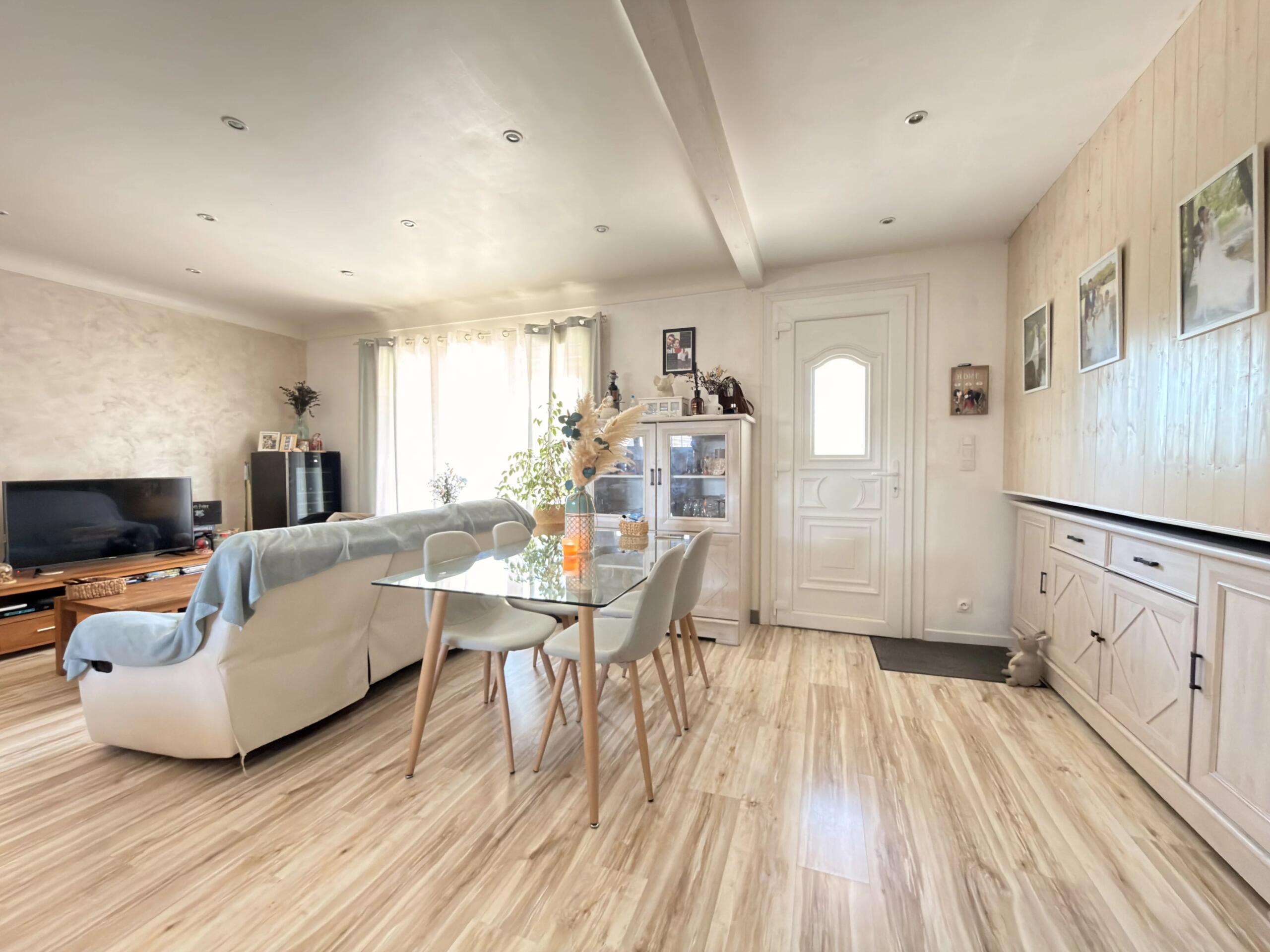 Superb renovated single-storey home with enclosed garden and large basement, close to Ruffec, Poitou-Charentes – France – BVI85432