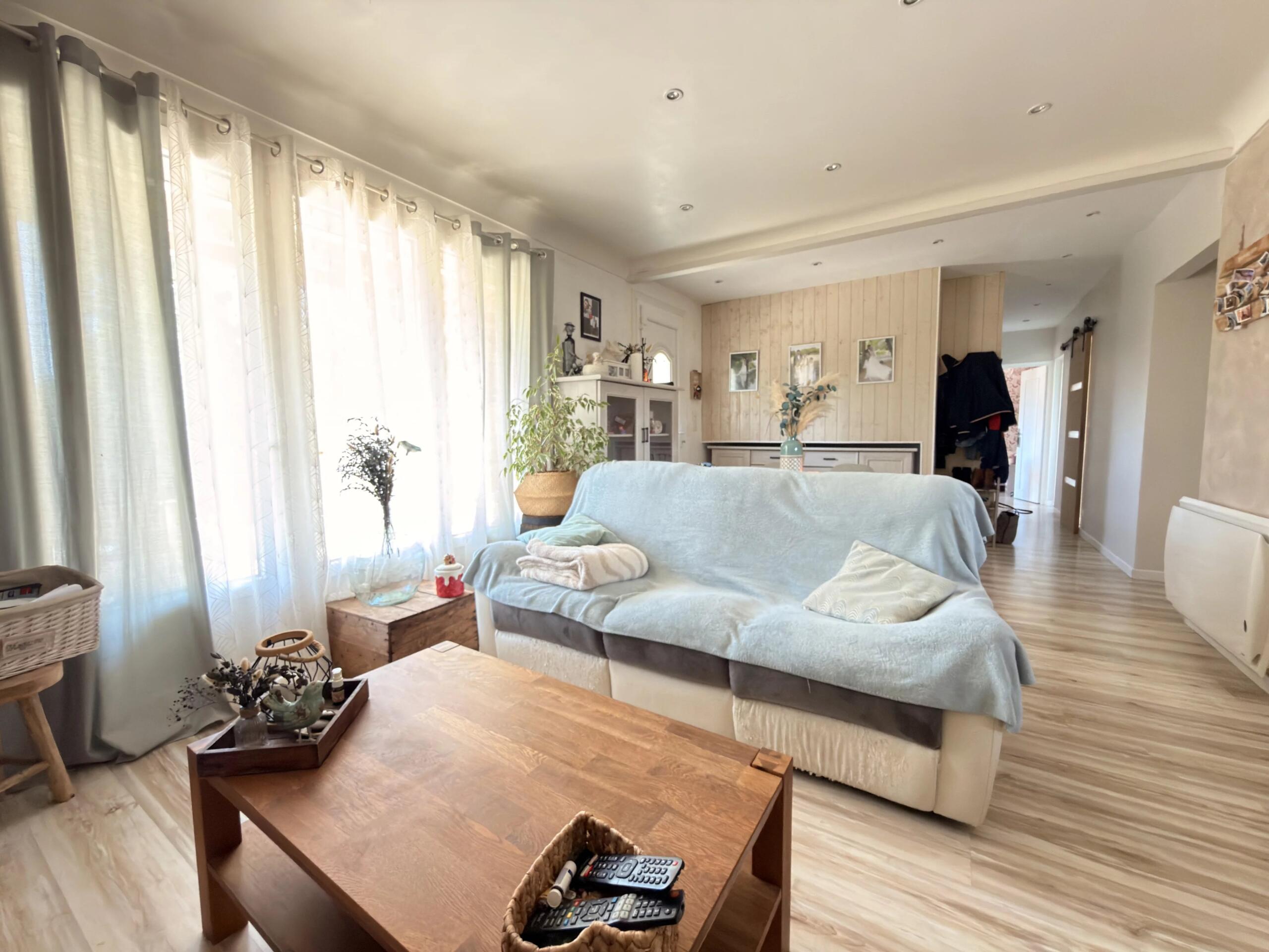 Superb renovated single-storey home with enclosed garden and large basement, close to Ruffec, Poitou-Charentes – France – BVI85432