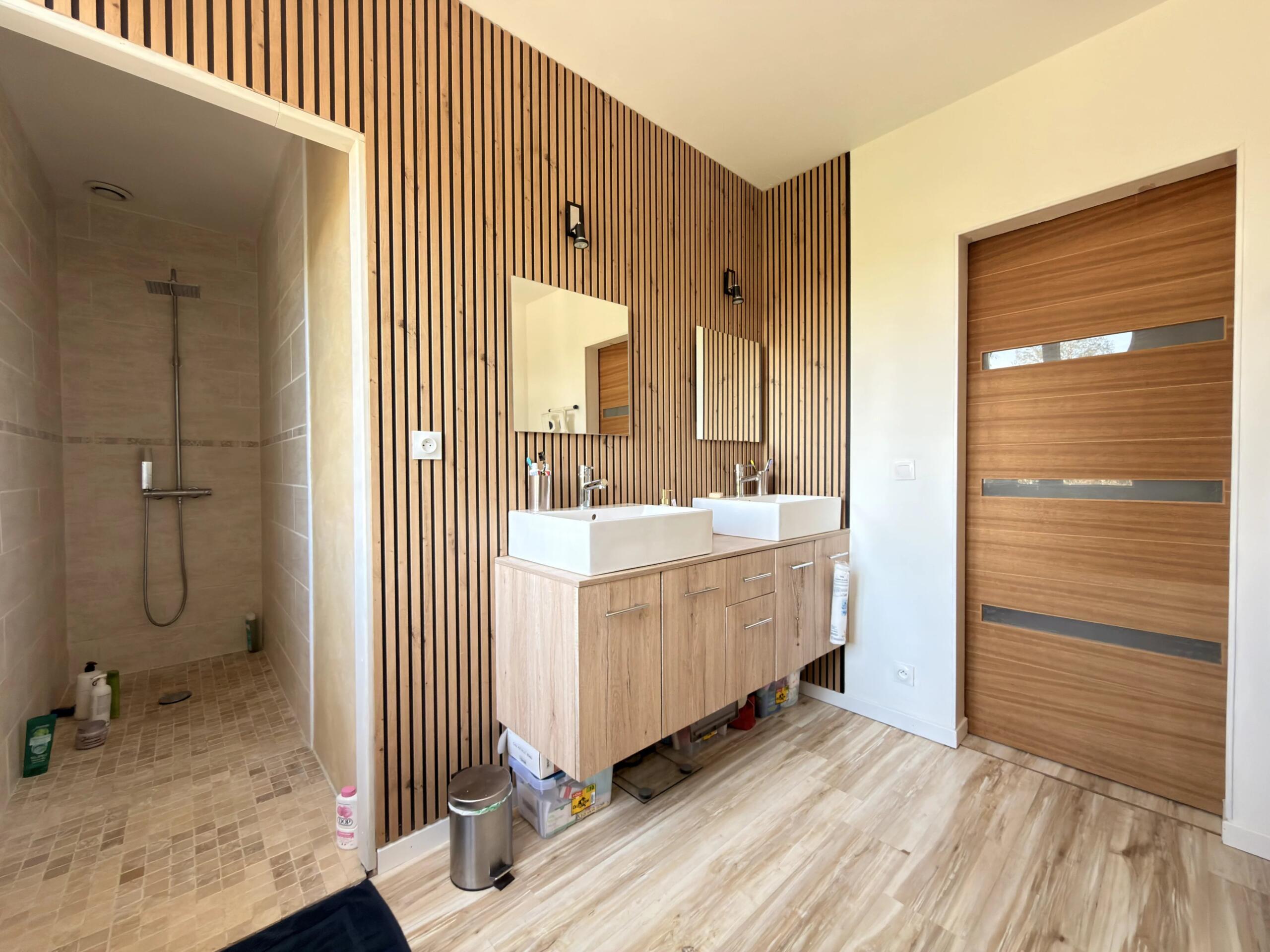 Superb renovated single-storey home with enclosed garden and large basement, close to Ruffec, Poitou-Charentes – France – BVI85432