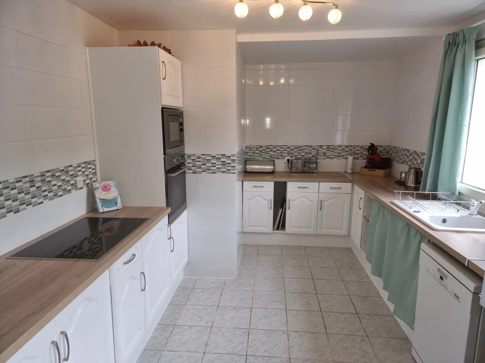 Fabulous refurbished 6 bedroom, 5 bathroom house 2 gites and 2 lakes, Poitou-Charentes – France – BVI81621