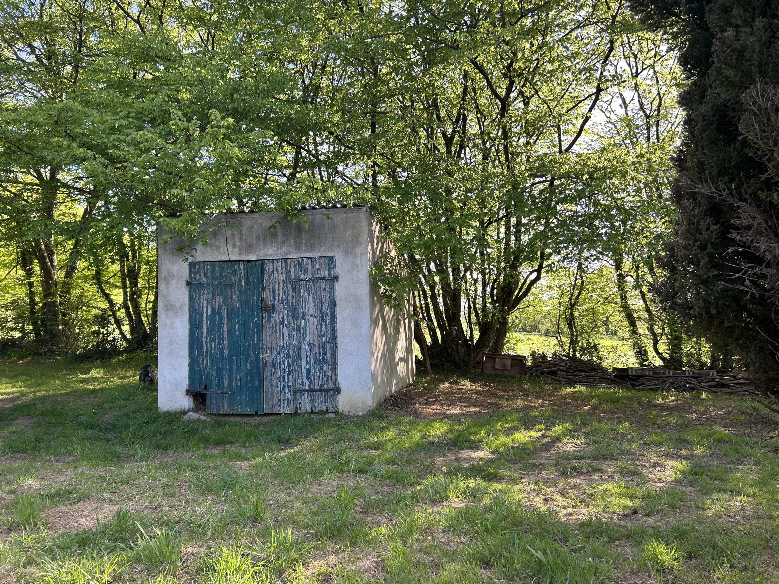 Fishing lake with full fishing rights, Limousin – France – BVI85181