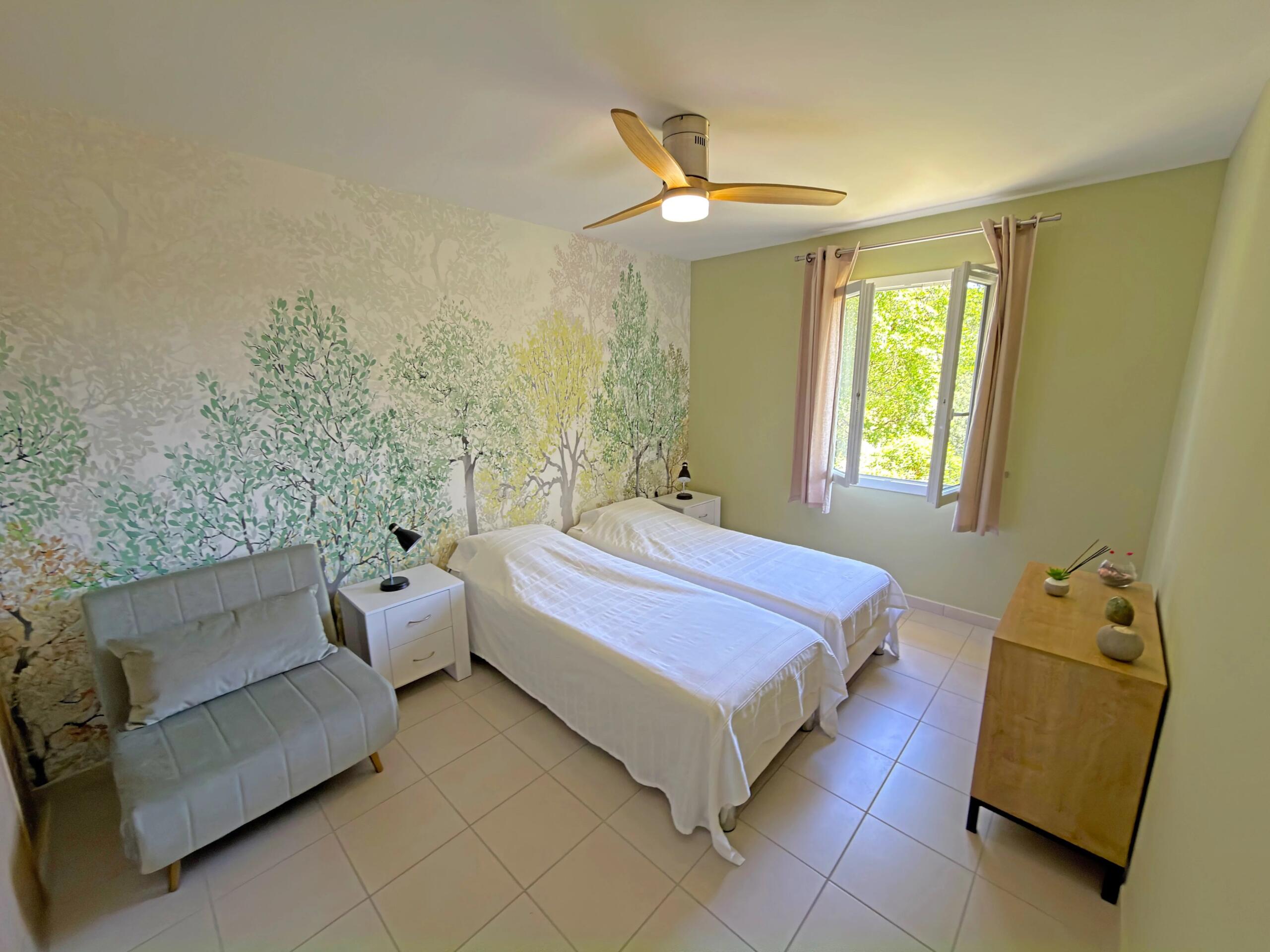 Beautiful Villa with Swimming Pool near Aubeterre-sur-Dronne!, Aquitaine – France – BVI85136