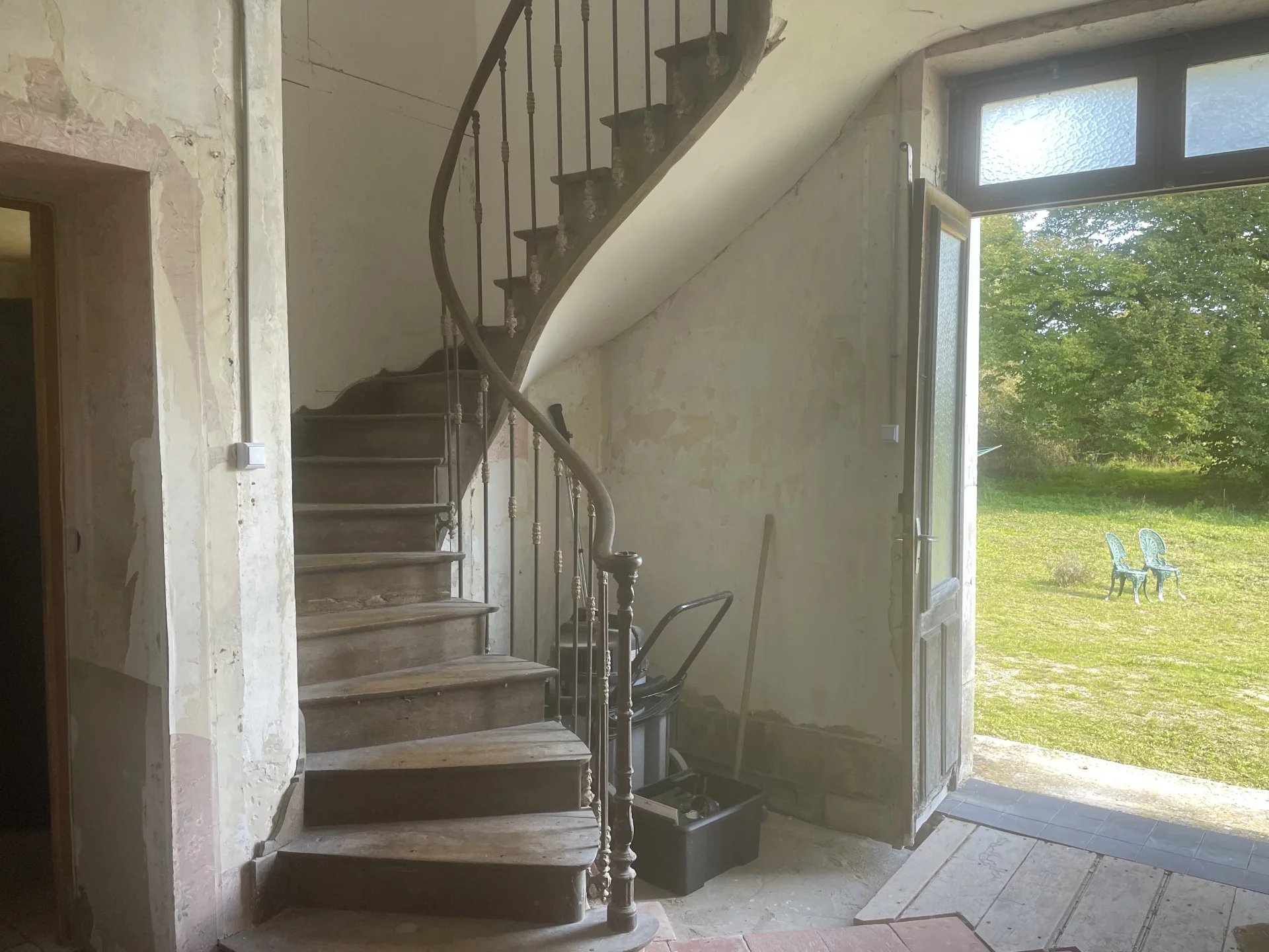 Elegant Manor House close to Cognac, Poitou-Charentes – France – BVI83044