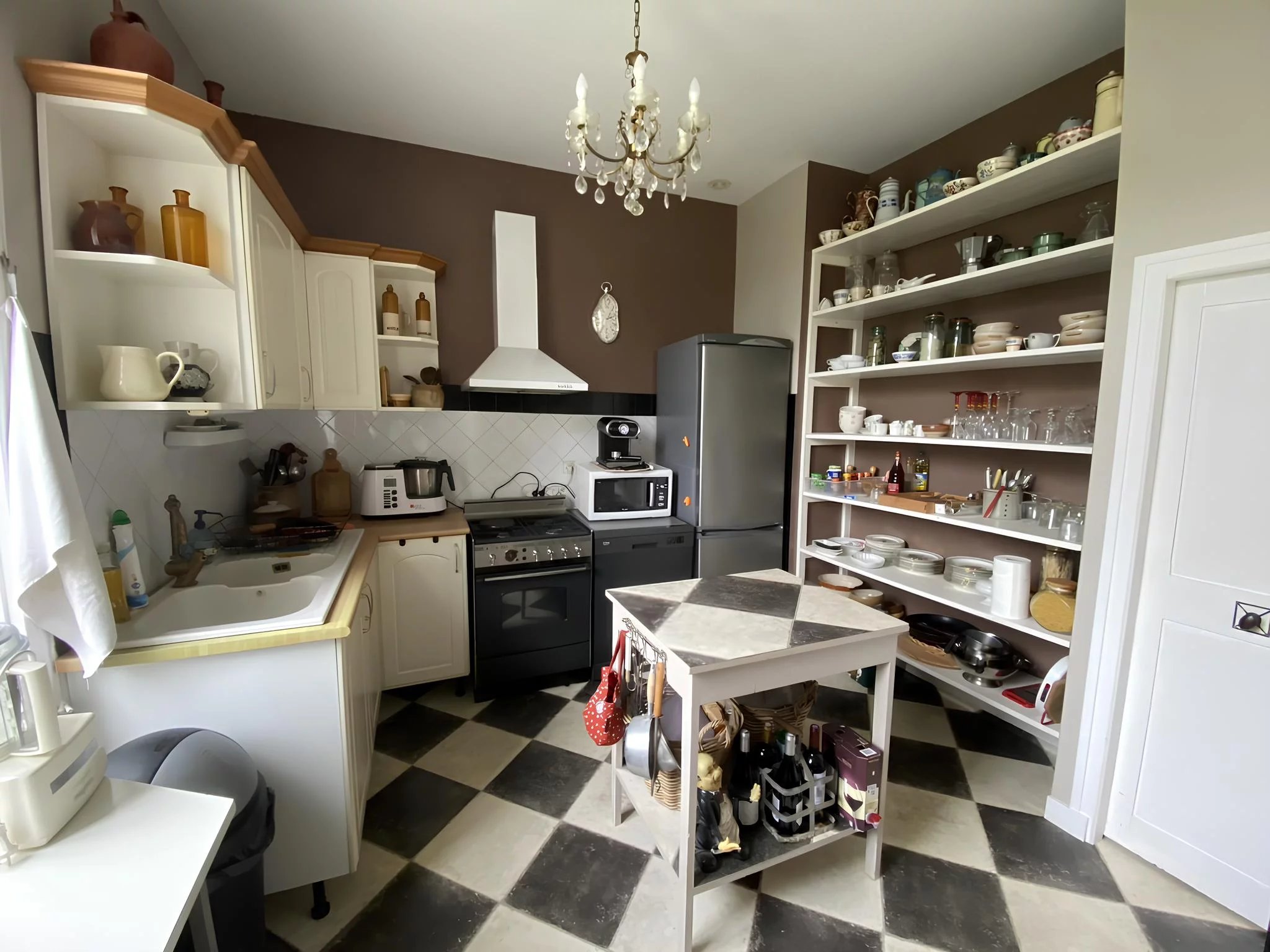 Characterful 19th-Century Presbytery Set in Over 2 Hectares Near Poitiers, Poitou-Charentes – France – BVI85167