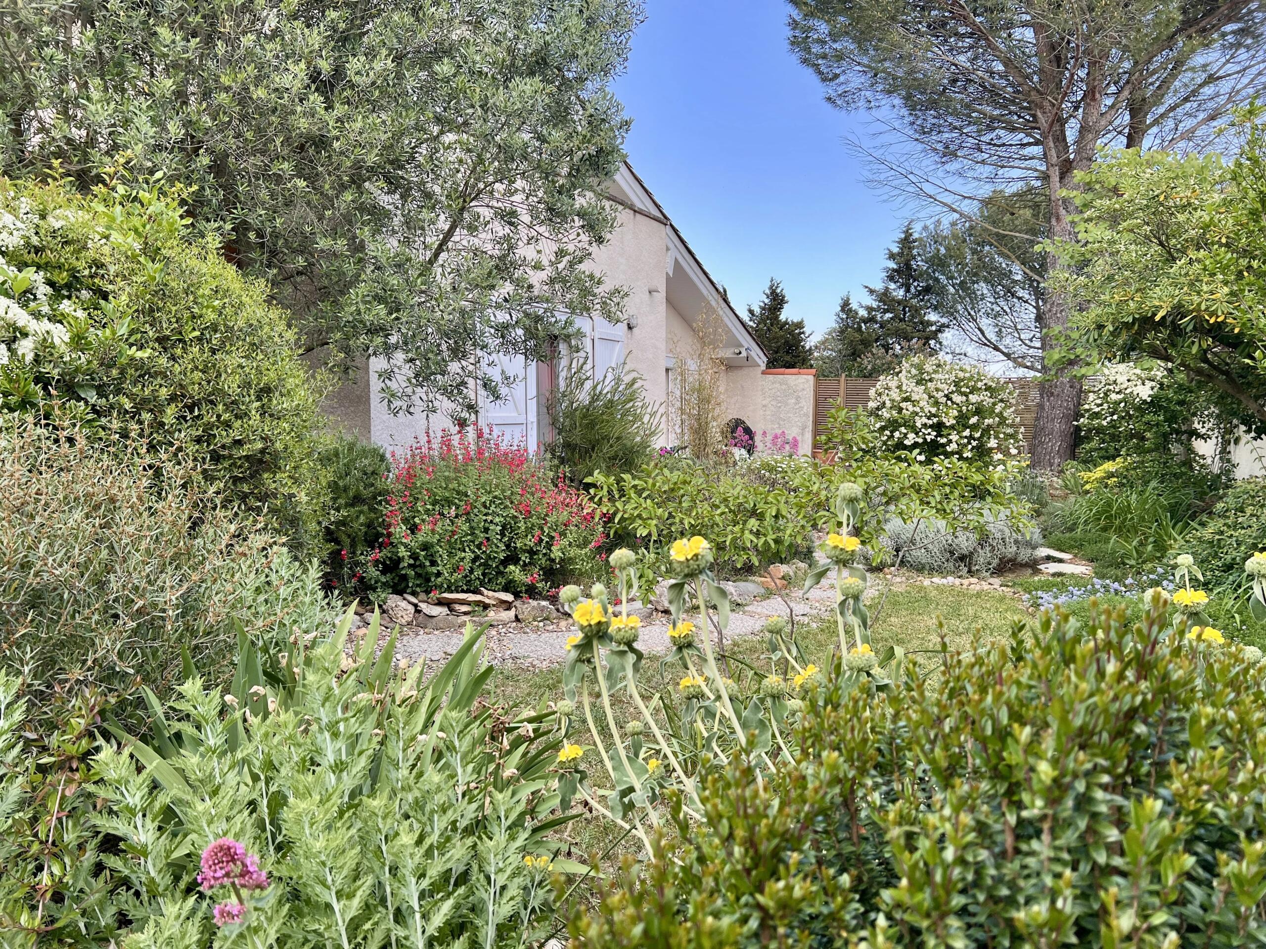 Easy living near the Canal du Midi and town centre with flexible ground-floor accommodation, Languedoc-Roussillon – France – BVI84734