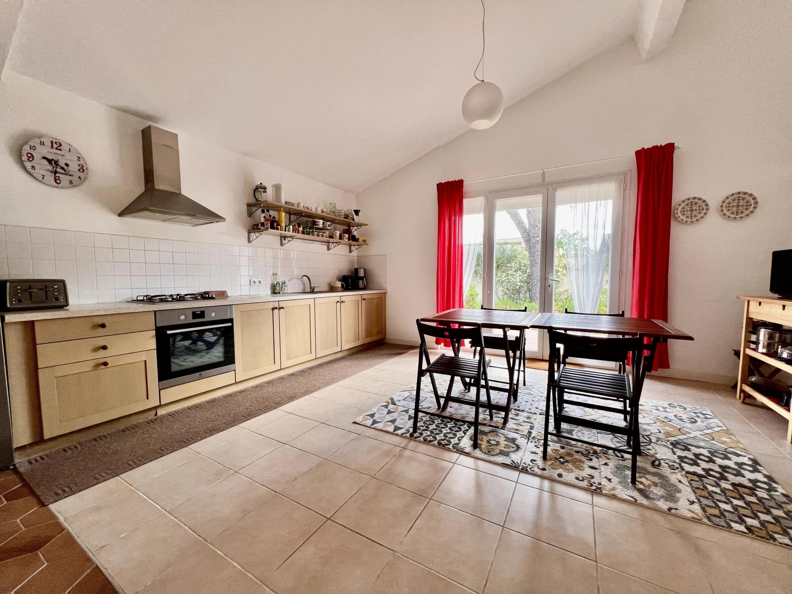 Easy living near the Canal du Midi and town centre with flexible ground-floor accommodation, Languedoc-Roussillon – France – BVI84734