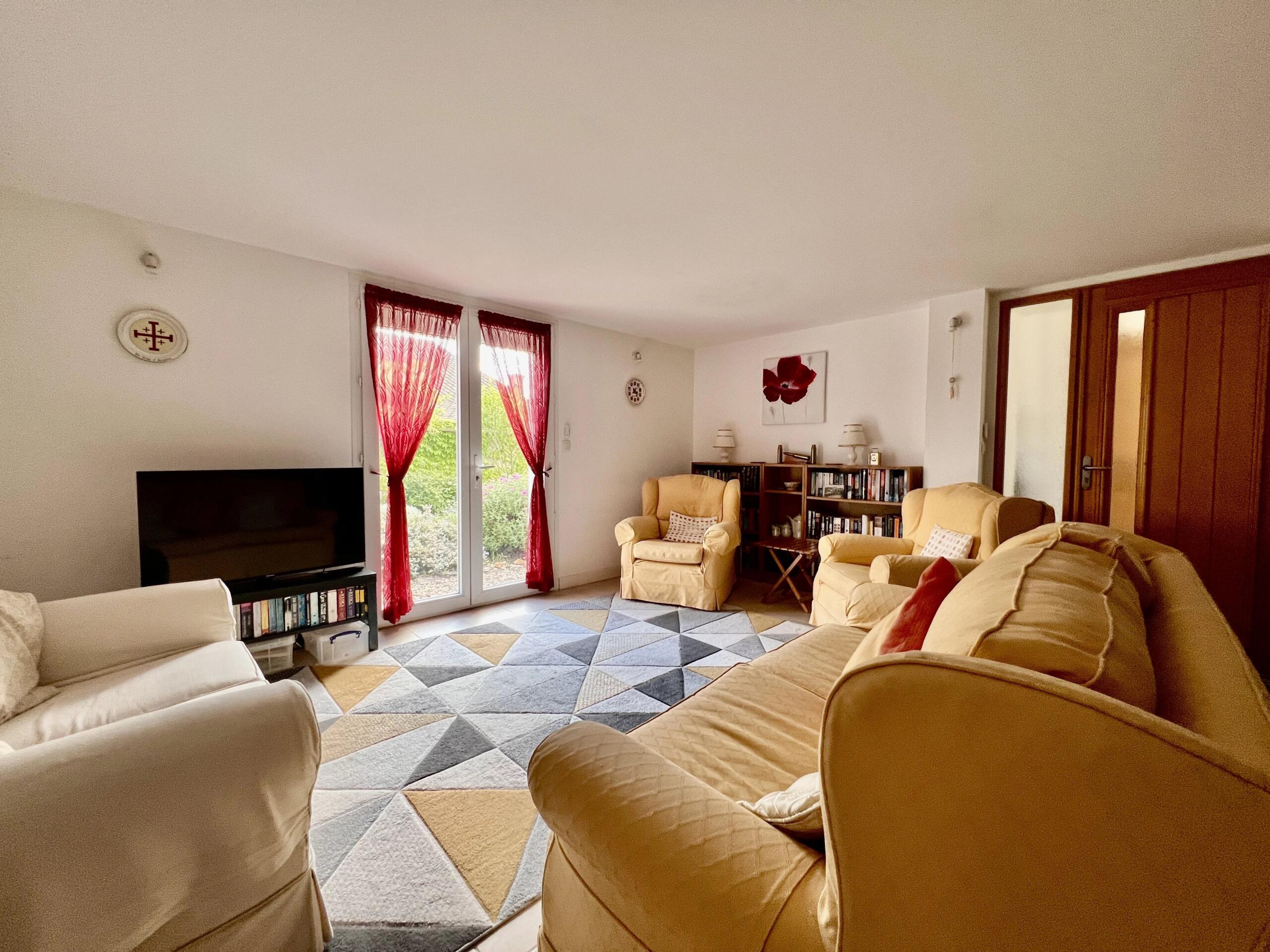 Easy living near the Canal du Midi and town centre with flexible ground-floor accommodation, Languedoc-Roussillon – France – BVI84734