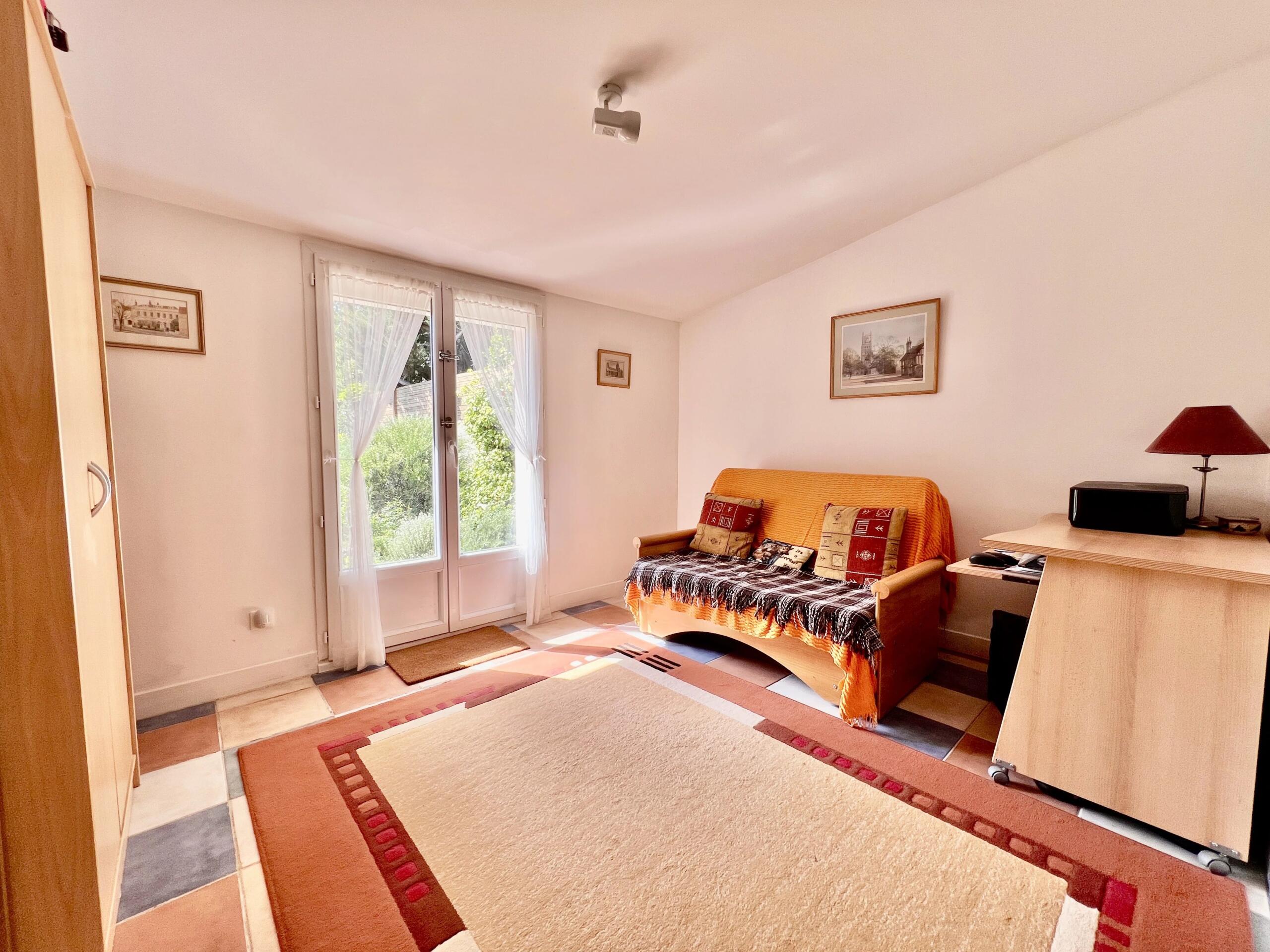 Easy living near the Canal du Midi and town centre with flexible ground-floor accommodation, Languedoc-Roussillon – France – BVI84734