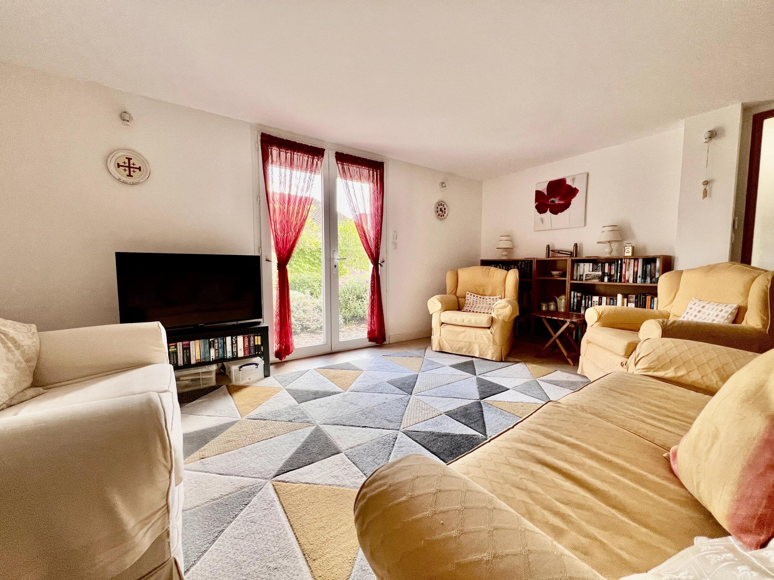 Easy living near the Canal du Midi and town centre with flexible ground-floor accommodation, Languedoc-Roussillon – France – BVI84734