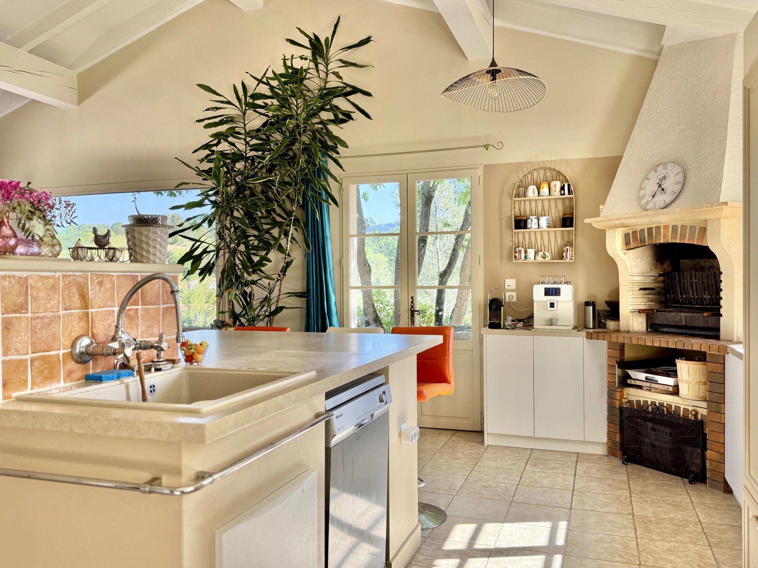 Limoux area: Luminous Villa with Panoramic views, pool and over a hectare of land, Languedoc-Roussillon – France – BVI85214