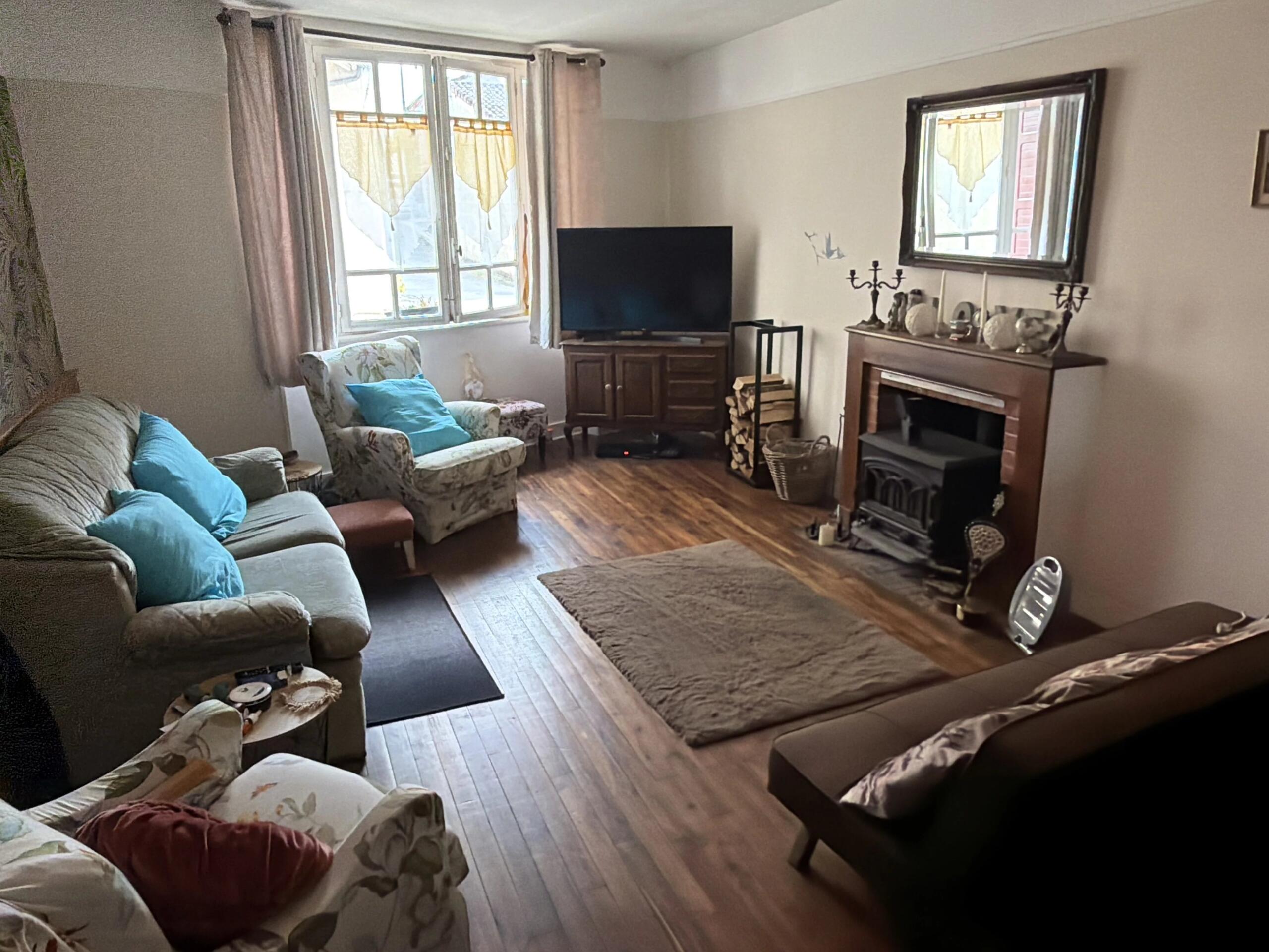 Cosy single-storey 2 bedroom house and a delightful garden, Limousin – France – BVI85447