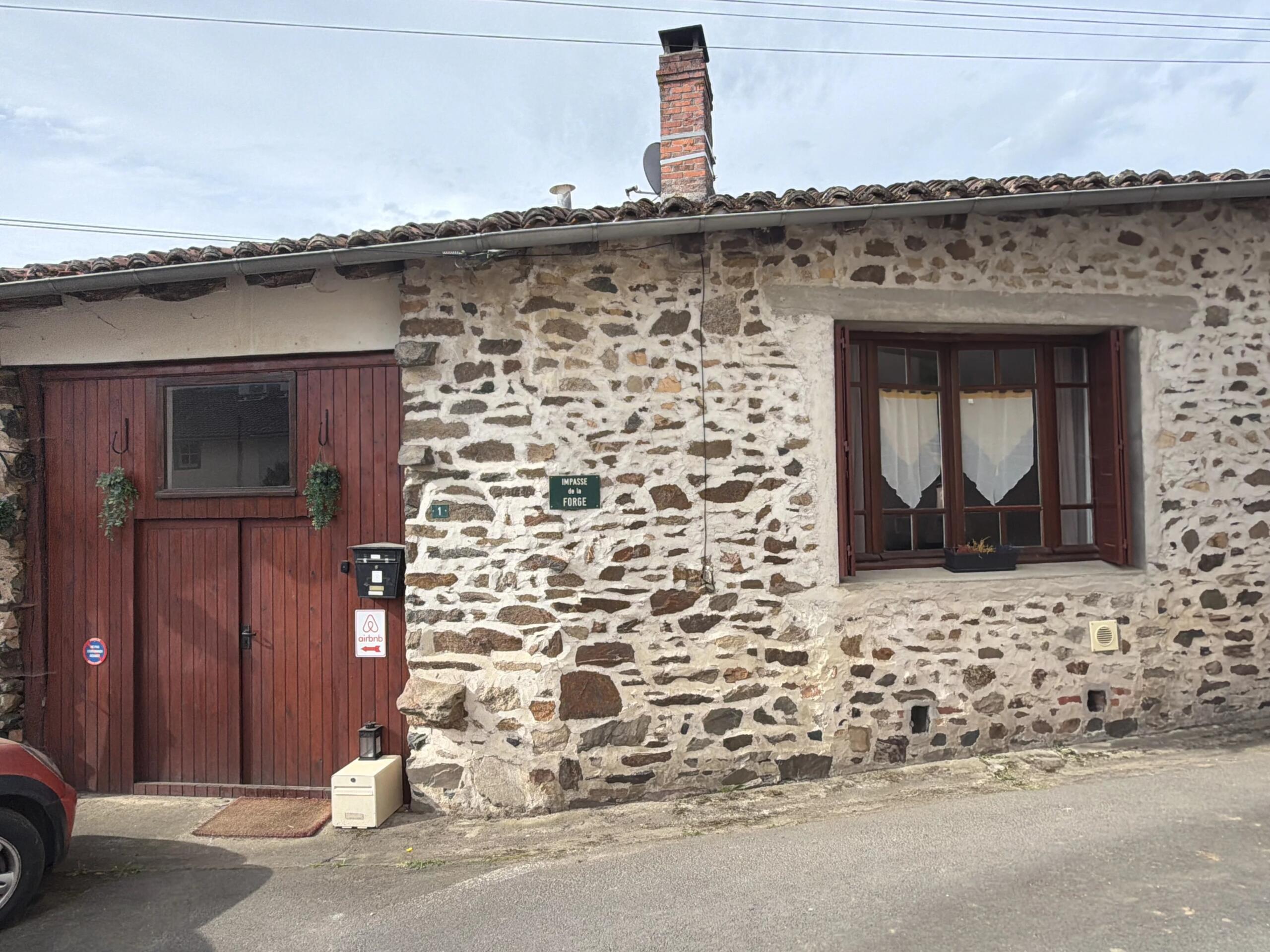 Cosy single-storey 2 bedroom house and a delightful garden, Limousin – France – BVI85447