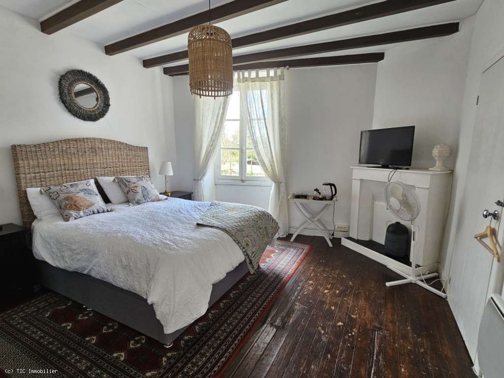 5 bedroom House in Villefagnan, France – r7462