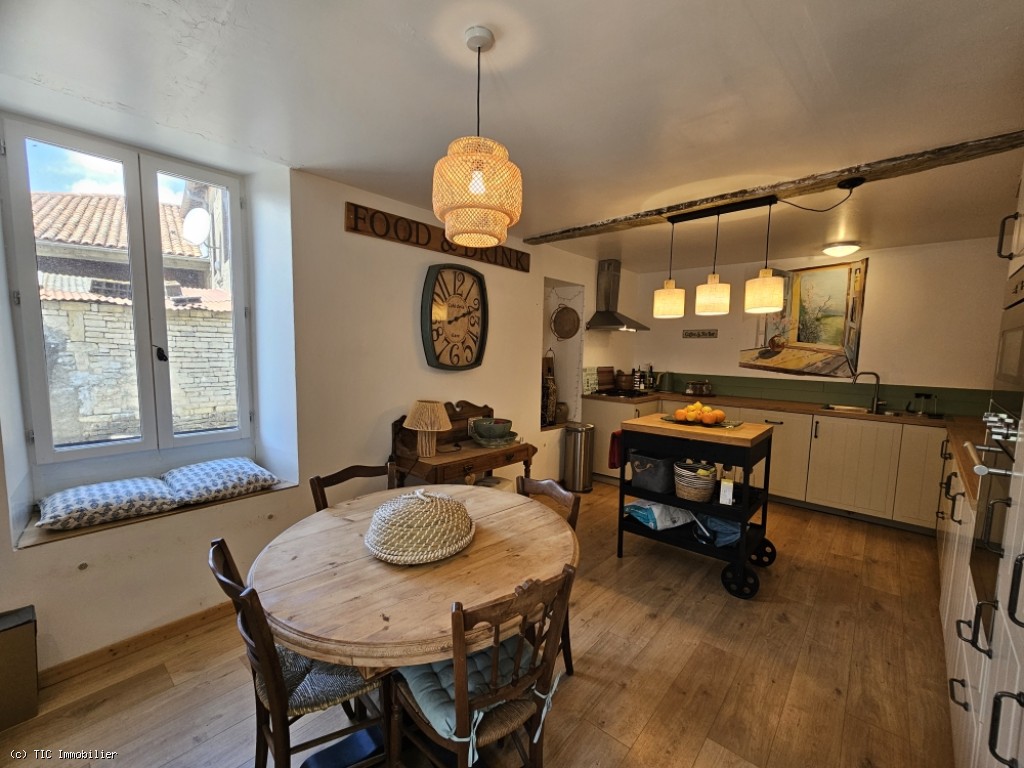 5 bedroom House in Villefagnan, France – r7462