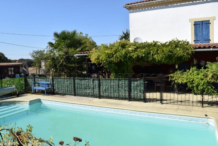 4 bedroom House in Mansle, France – r5886