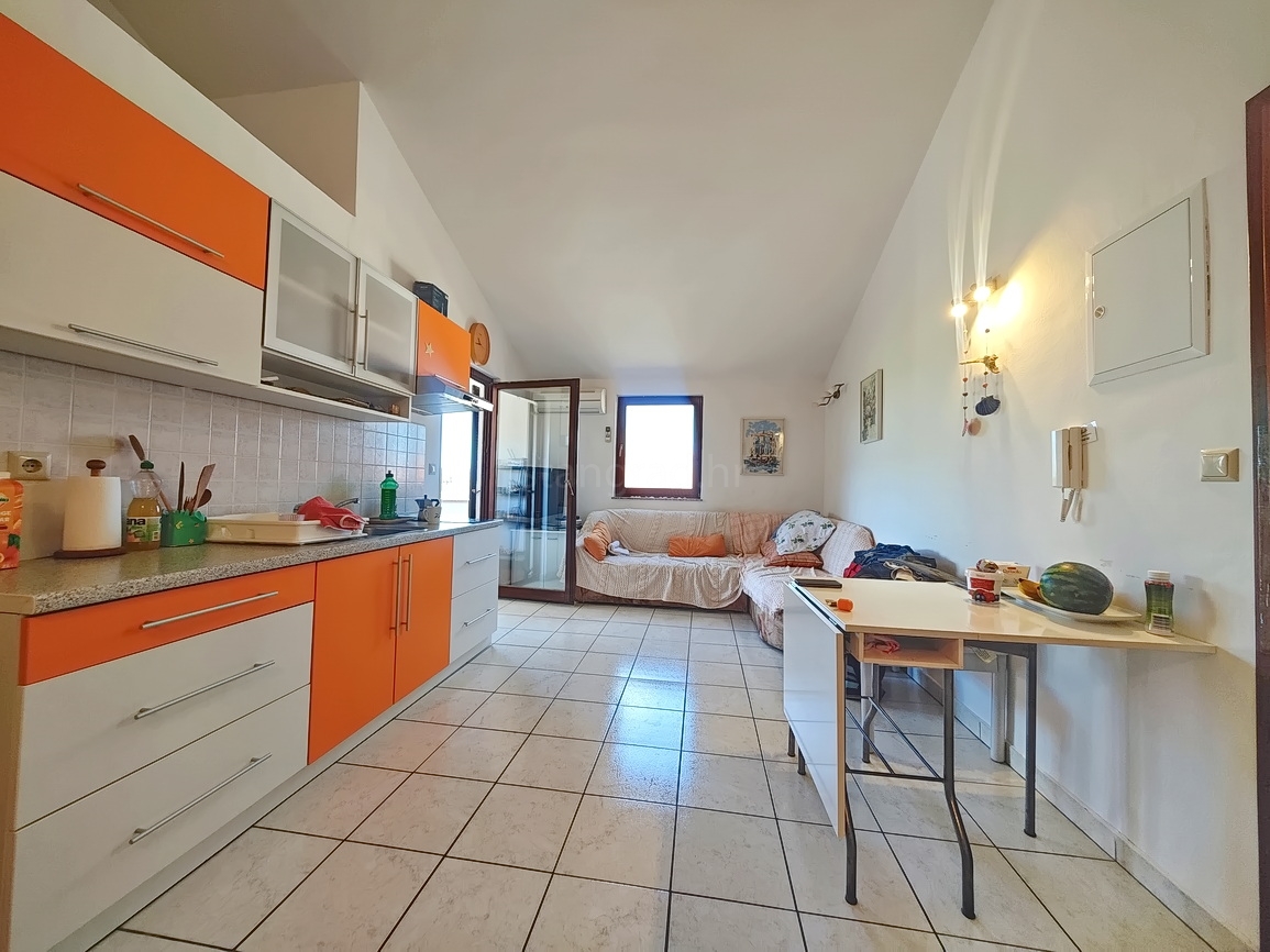 2 bedroom apartment in Dobrinj, Croatia – 103651