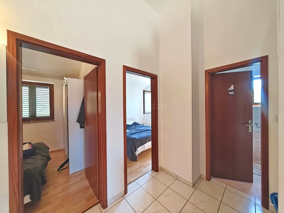 2 bedroom apartment in Dobrinj, Croatia – 103651