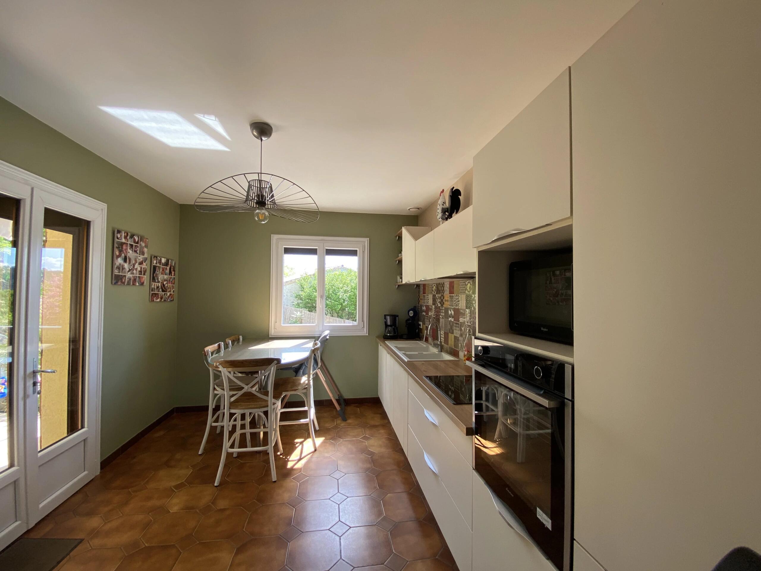 Exceptional panoramic views – property in immaculate presented with swimming pool near Penne-d’Agenais, Aquitaine – France – BVI85106