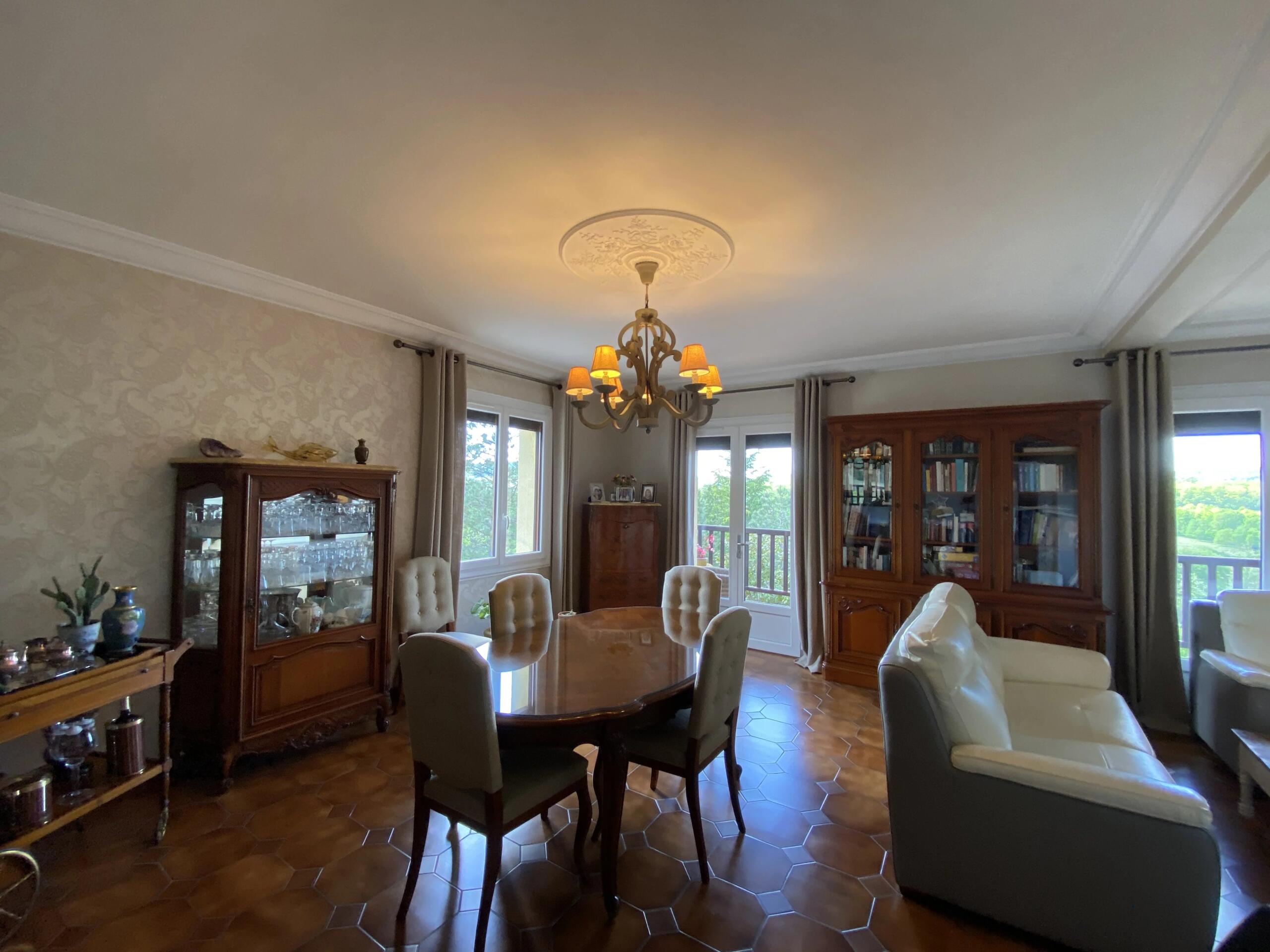 Exceptional panoramic views – property in immaculate presented with swimming pool near Penne-d’Agenais, Aquitaine – France – BVI85106