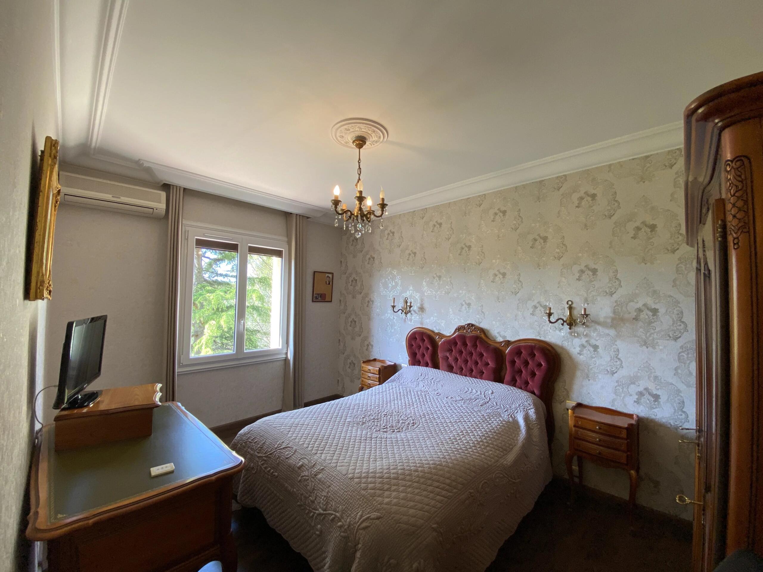 Exceptional panoramic views – property in immaculate presented with swimming pool near Penne-d’Agenais, Aquitaine – France – BVI85106